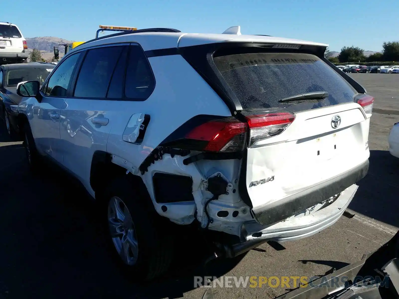 3 Photograph of a damaged car JTMP1RFVXKD025468 TOYOTA RAV4 2019