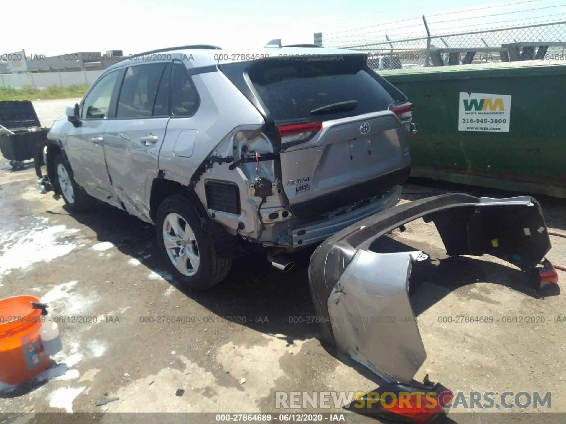 3 Фотография поврежденного автомобиля JTMP1RFVXKD027740 TOYOTA RAV4 2019