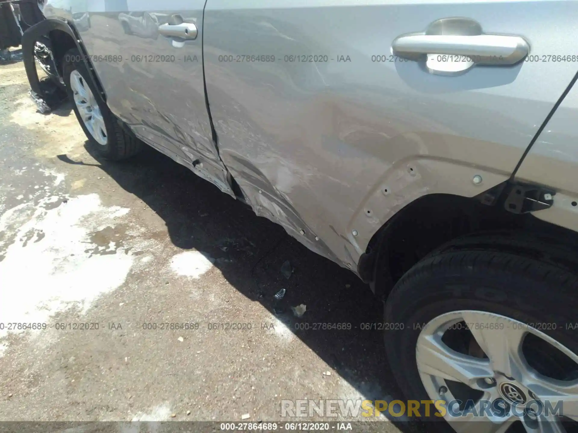 6 Photograph of a damaged car JTMP1RFVXKD027740 TOYOTA RAV4 2019