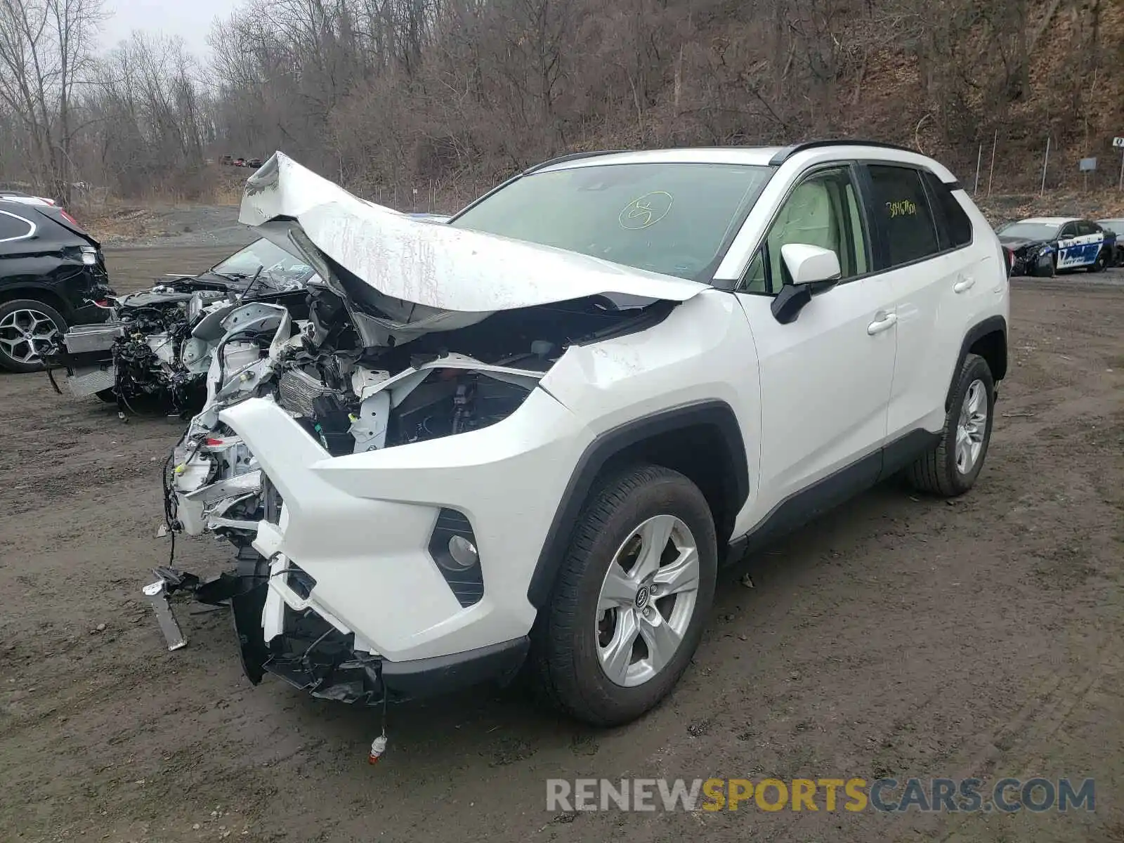 2 Photograph of a damaged car JTMP1RFVXKD032002 TOYOTA RAV4 2019