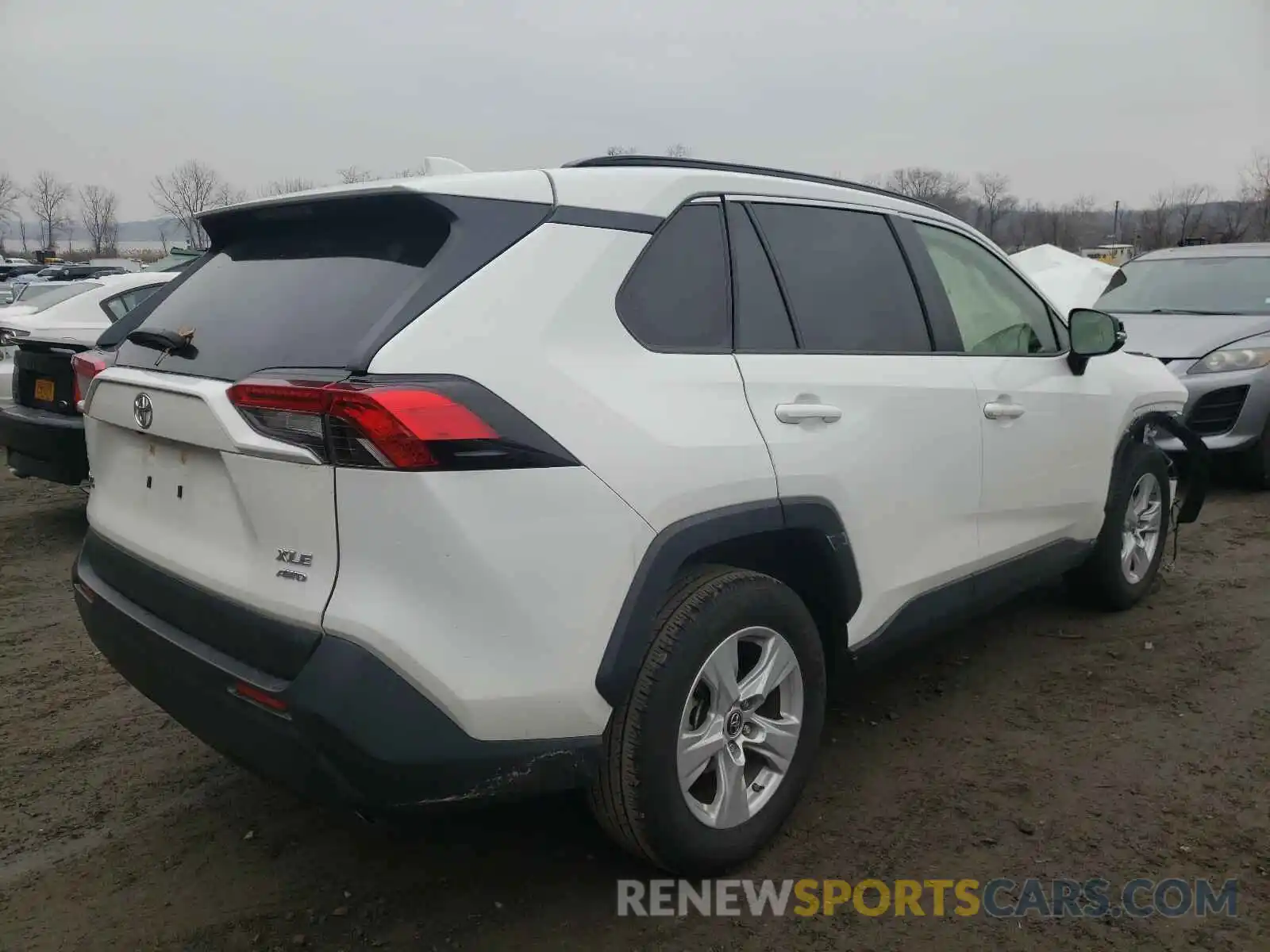 4 Фотография поврежденного автомобиля JTMP1RFVXKD032002 TOYOTA RAV4 2019