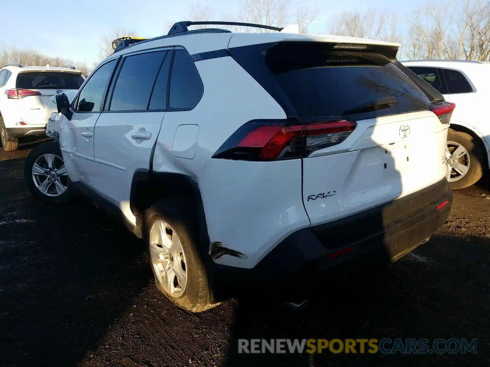 3 Фотография поврежденного автомобиля JTMP1RFVXKD040908 TOYOTA RAV4 2019