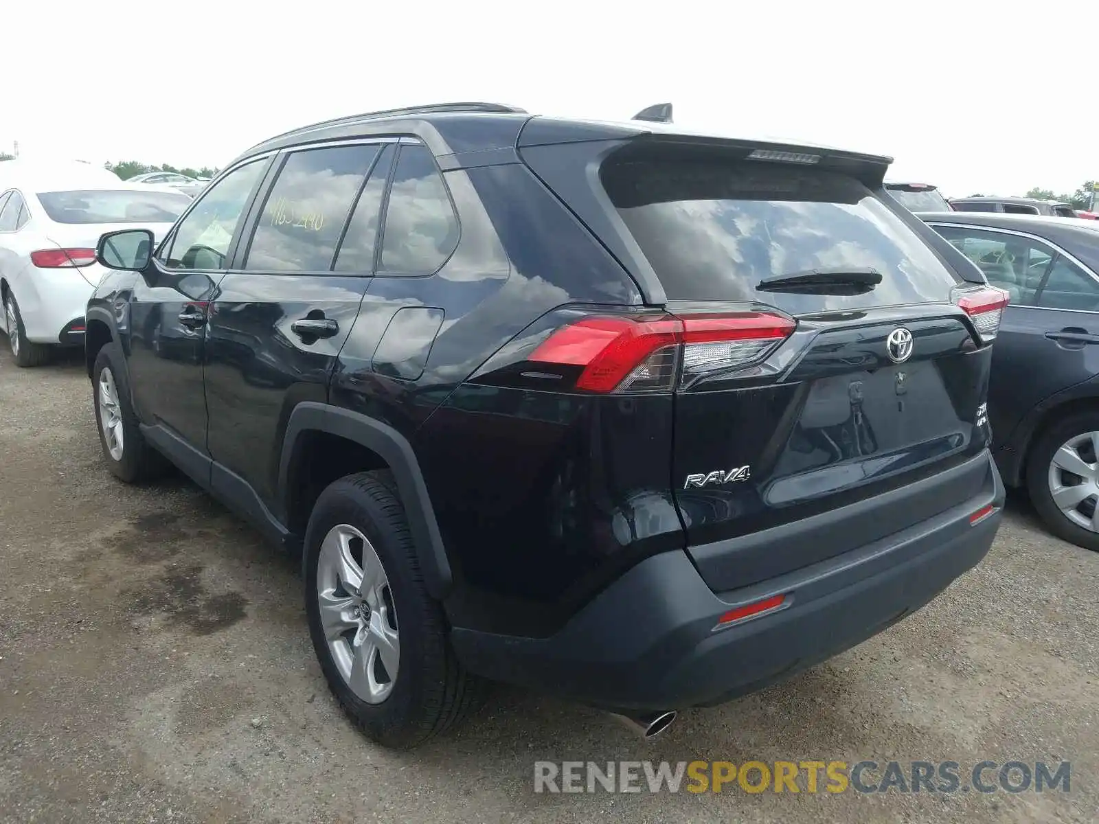 3 Photograph of a damaged car JTMP1RFVXKD501251 TOYOTA RAV4 2019