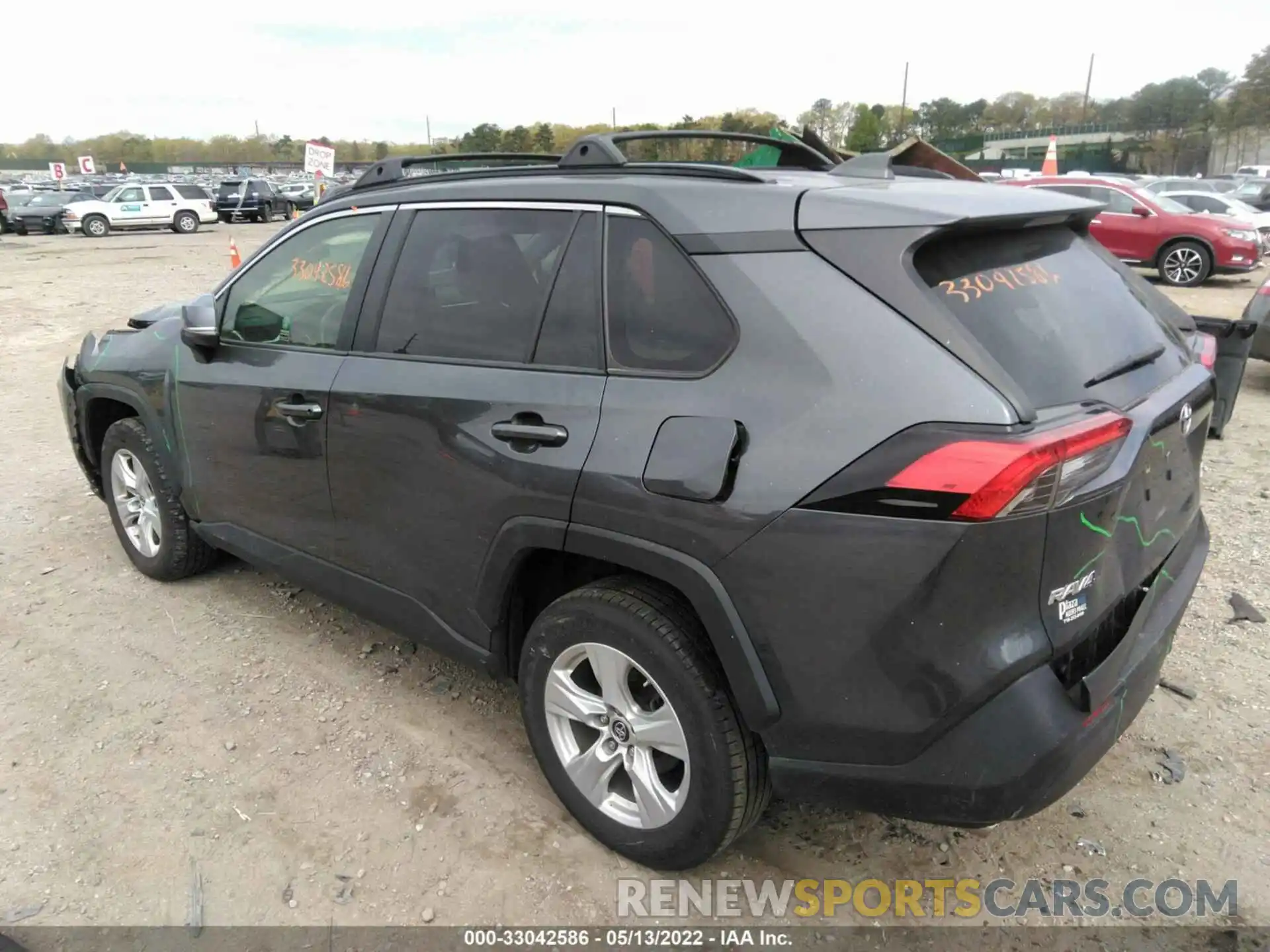 3 Photograph of a damaged car JTMP1RFVXKD505929 TOYOTA RAV4 2019