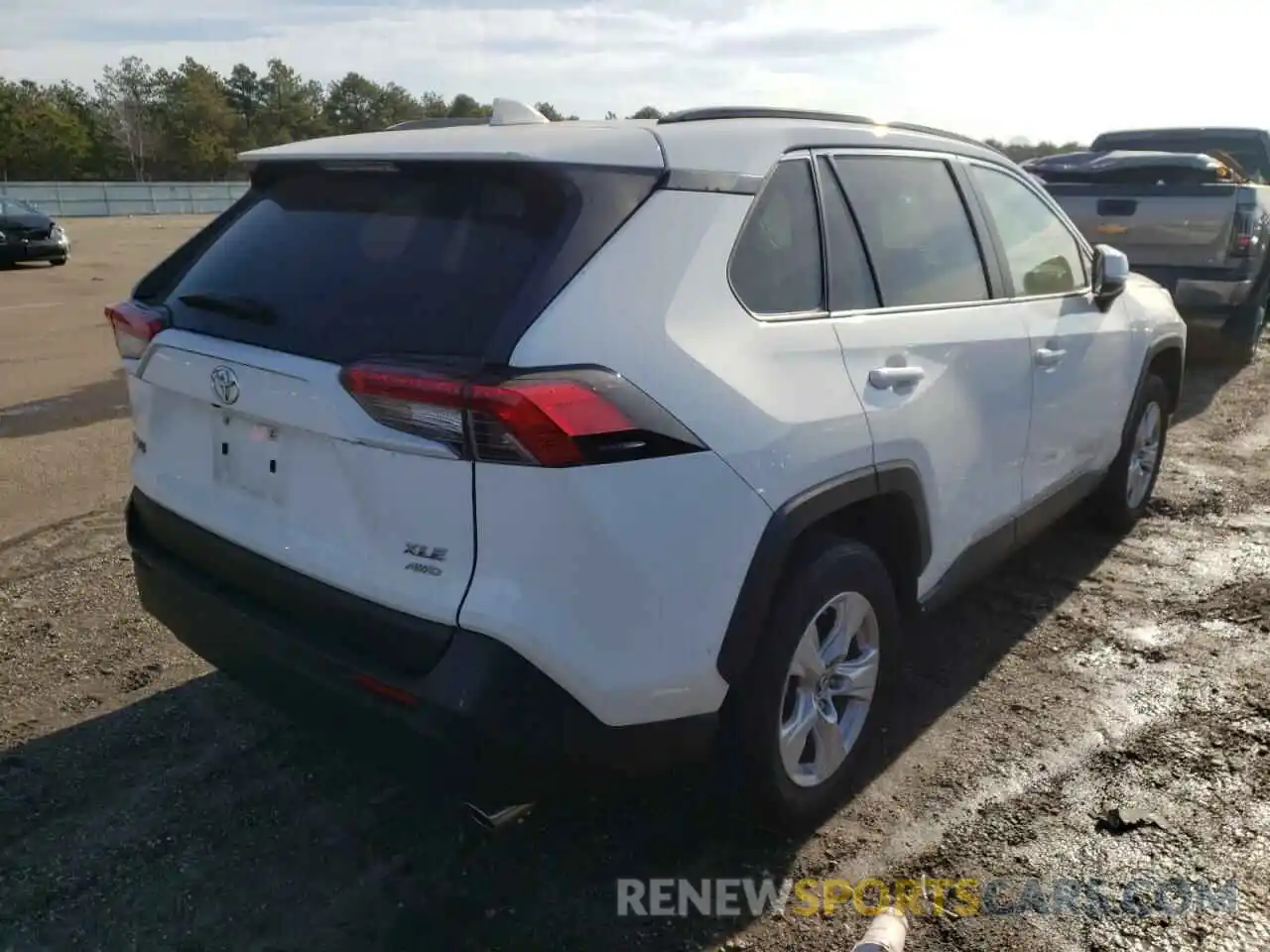 4 Photograph of a damaged car JTMP1RFVXKD511200 TOYOTA RAV4 2019