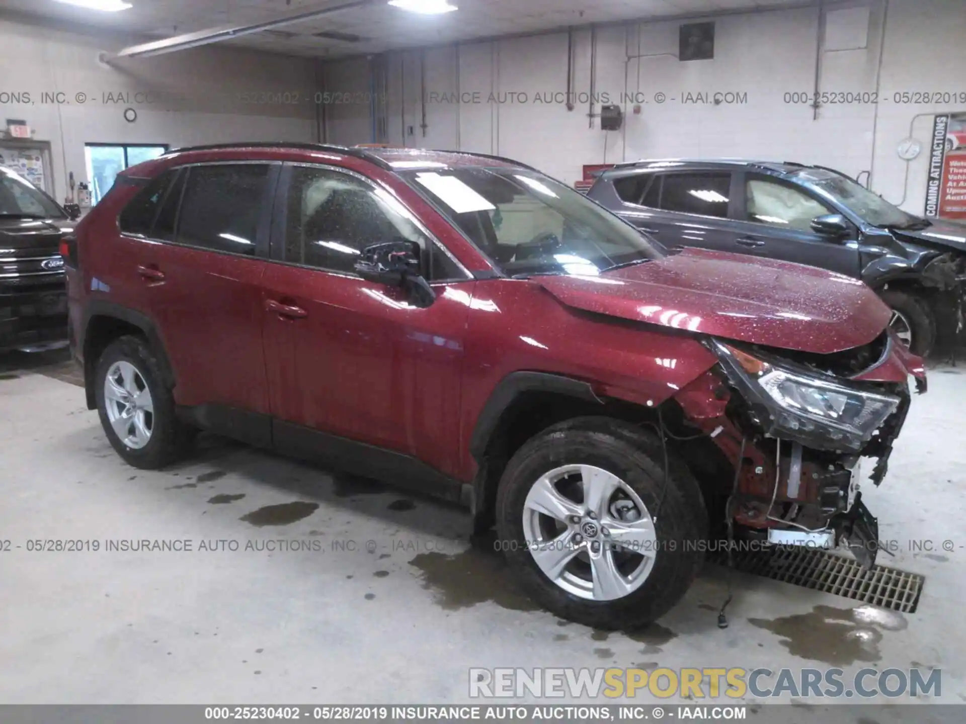 1 Photograph of a damaged car JTMP1RFVXKD515716 TOYOTA RAV4 2019