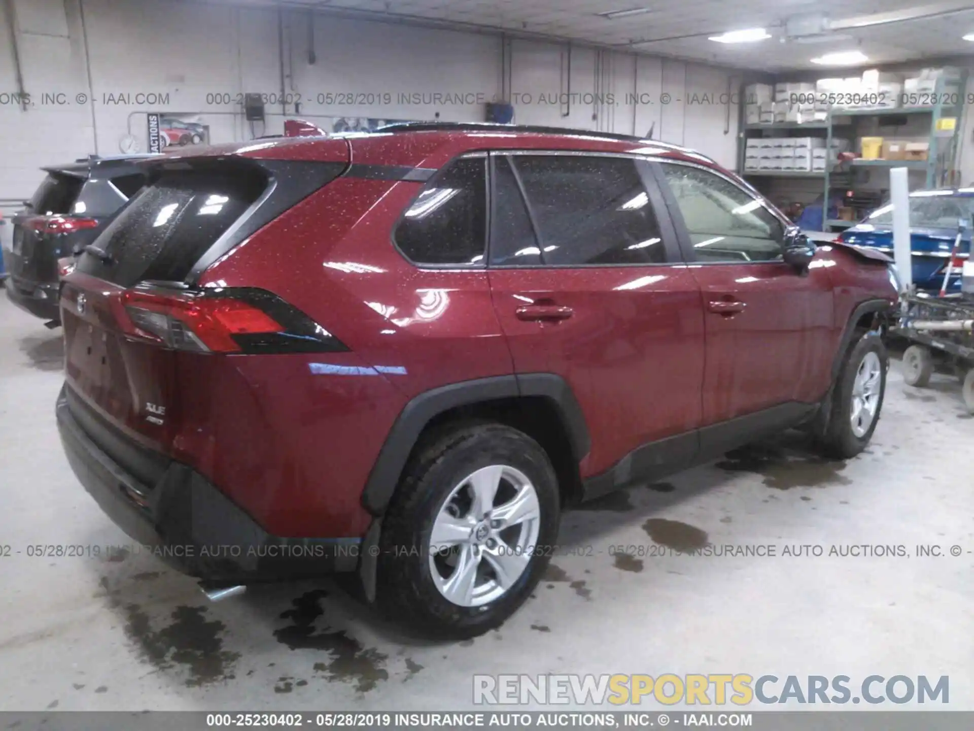 4 Photograph of a damaged car JTMP1RFVXKD515716 TOYOTA RAV4 2019