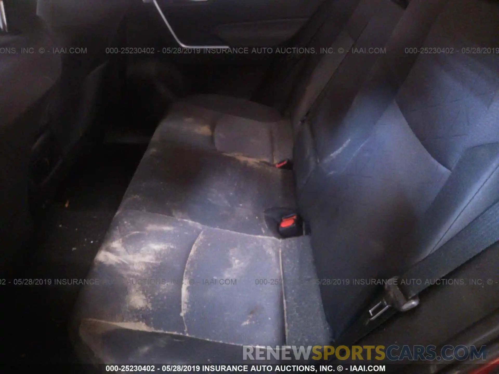 8 Фотография поврежденного автомобиля JTMP1RFVXKD515716 TOYOTA RAV4 2019