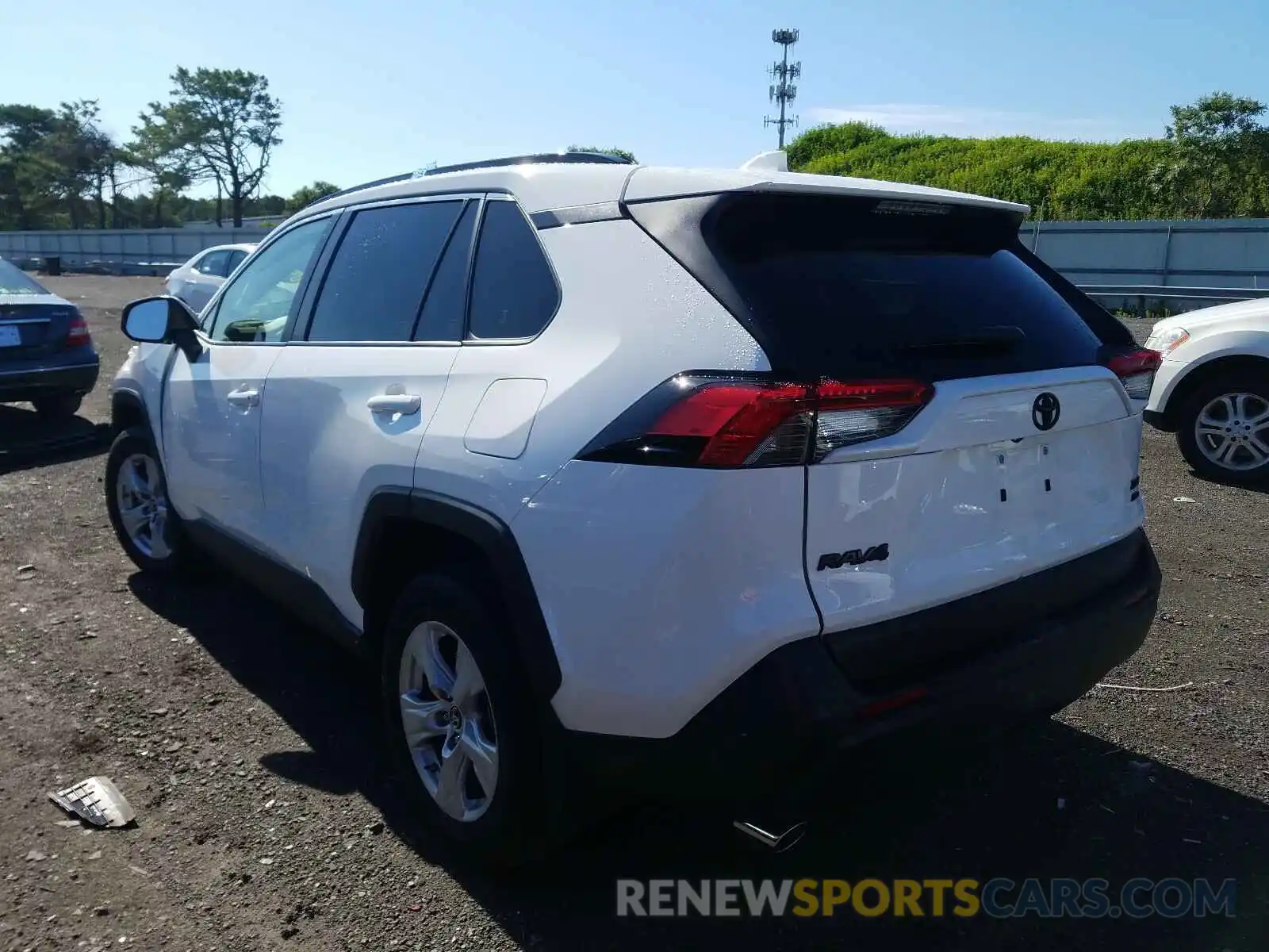 3 Photograph of a damaged car JTMP1RFVXKD521144 TOYOTA RAV4 2019