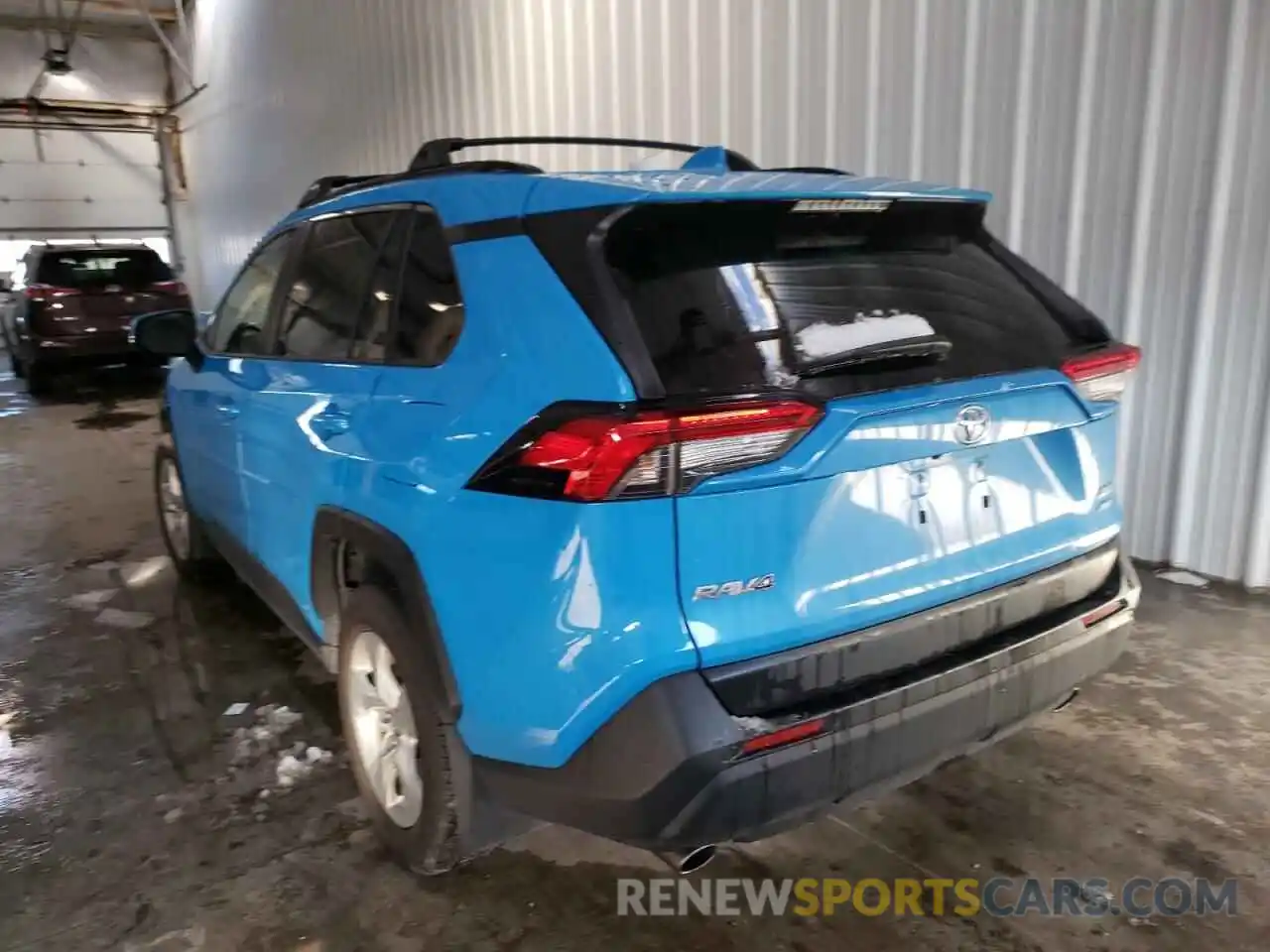 3 Photograph of a damaged car JTMP1RFVXKJ008865 TOYOTA RAV4 2019