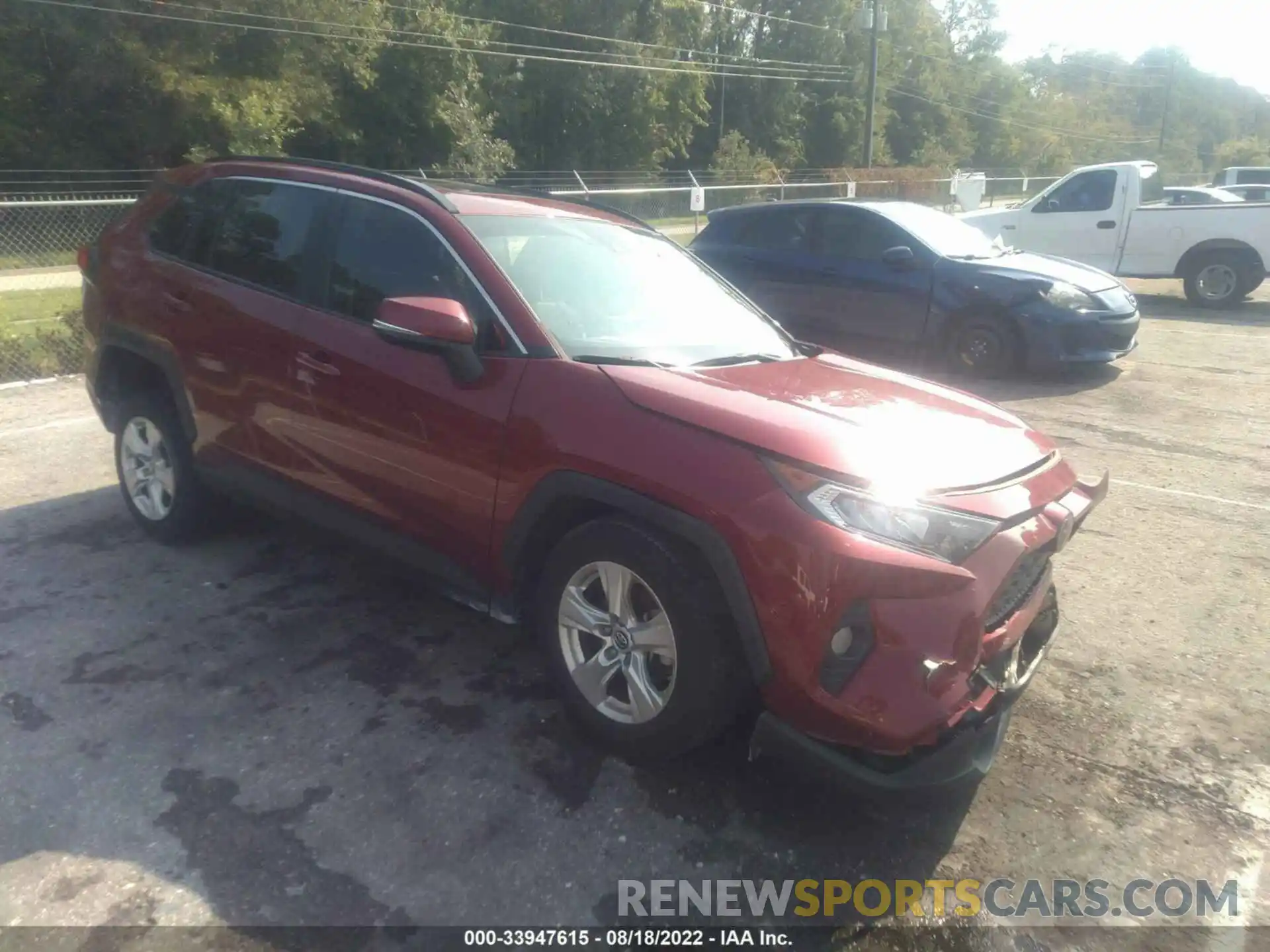 1 Photograph of a damaged car JTMP1RFVXKJ021504 TOYOTA RAV4 2019