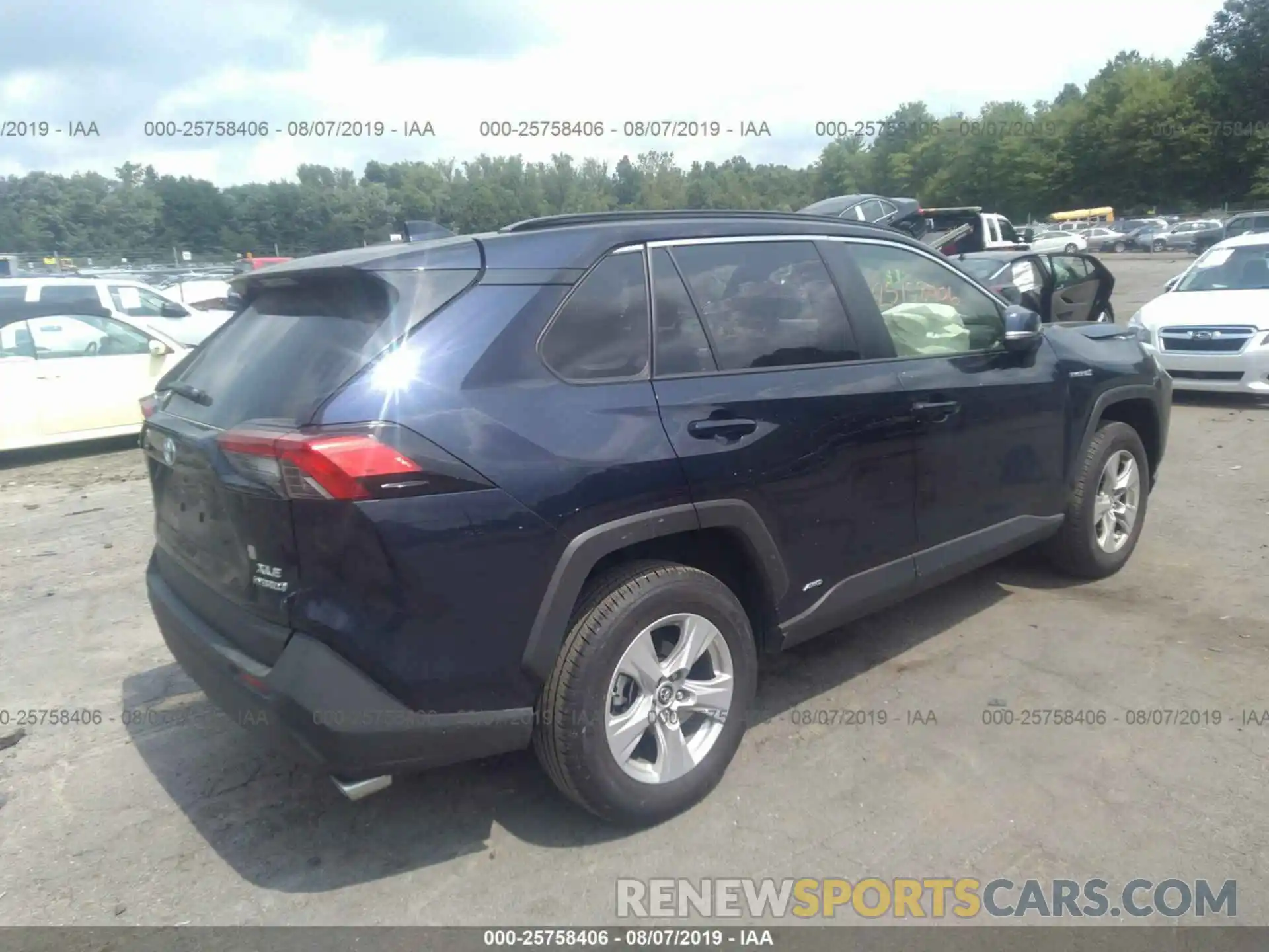 4 Фотография поврежденного автомобиля JTMRWRFV1KD003403 TOYOTA RAV4 2019