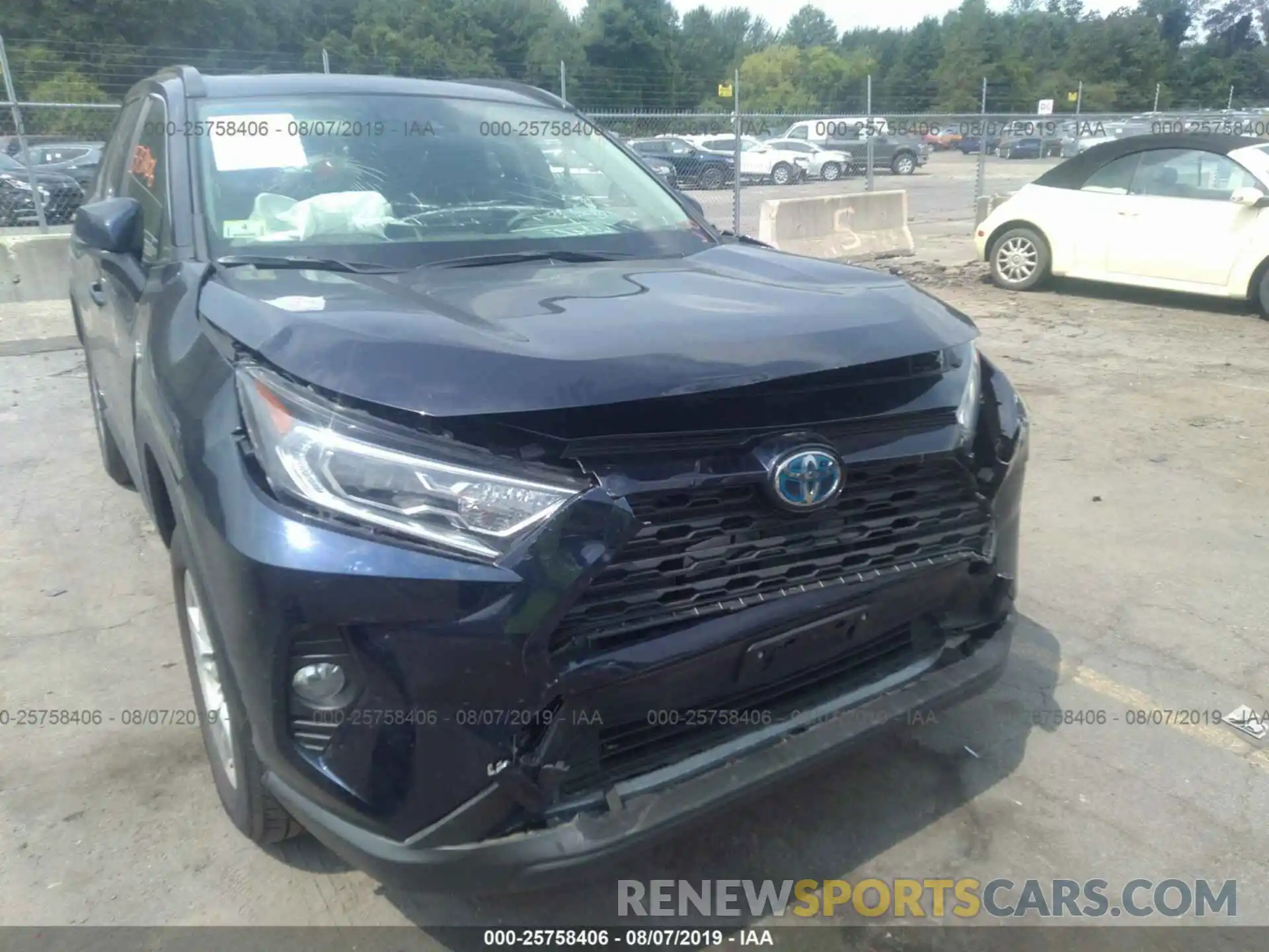 6 Photograph of a damaged car JTMRWRFV1KD003403 TOYOTA RAV4 2019