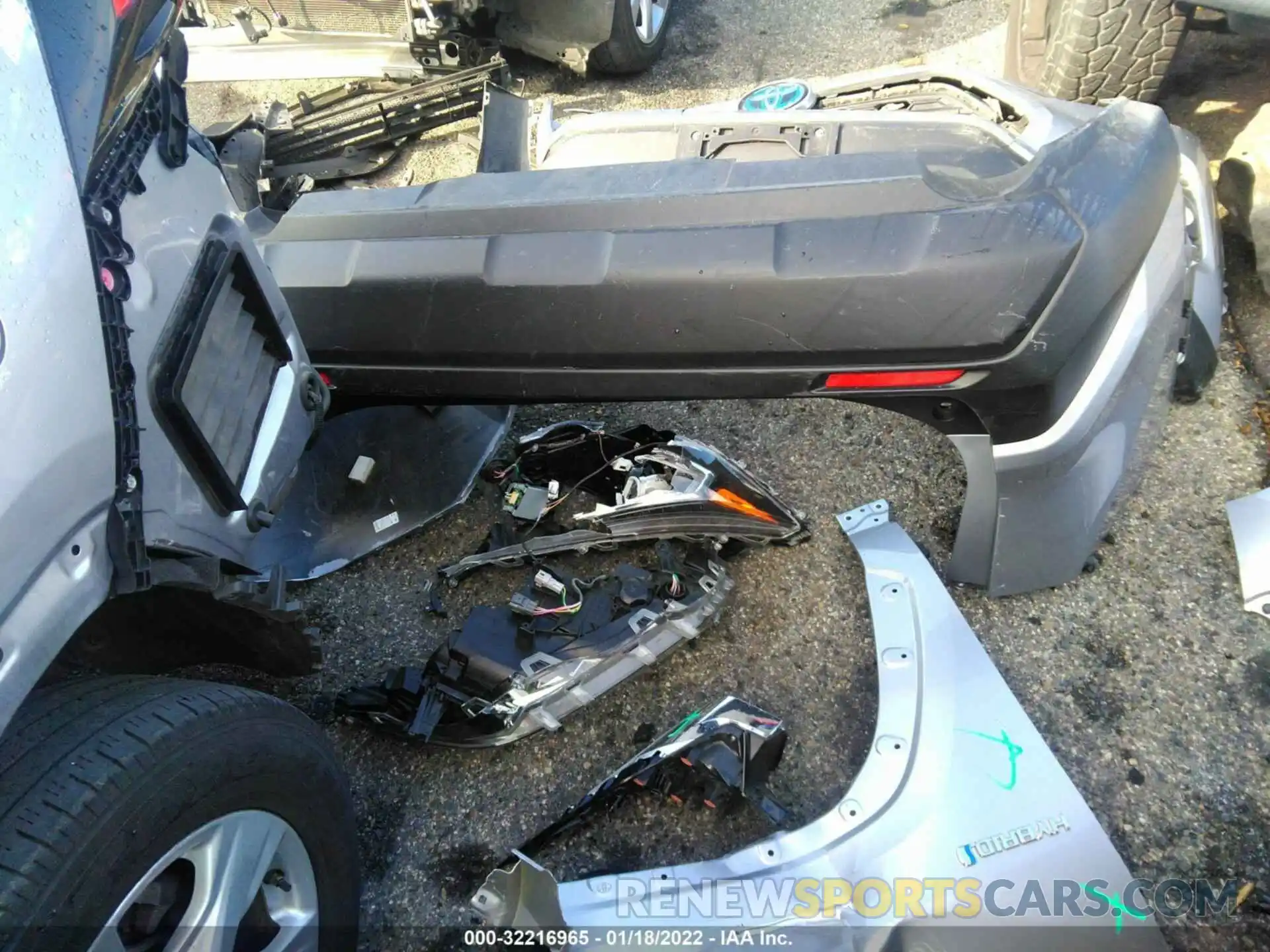 12 Photograph of a damaged car JTMRWRFV1KD004597 TOYOTA RAV4 2019