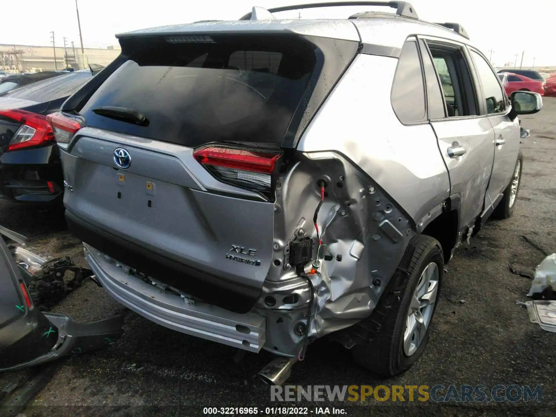 4 Фотография поврежденного автомобиля JTMRWRFV1KD004597 TOYOTA RAV4 2019