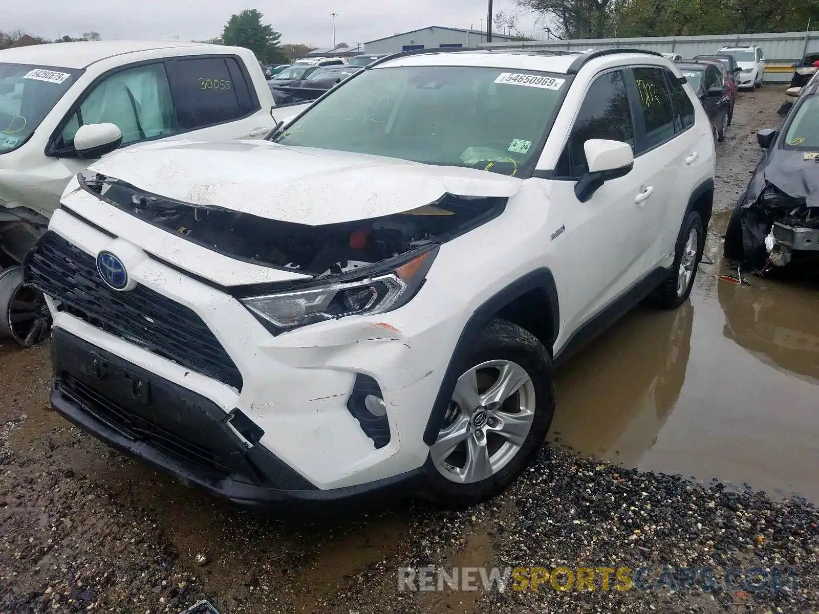 2 Photograph of a damaged car JTMRWRFV1KD006365 TOYOTA RAV4 2019