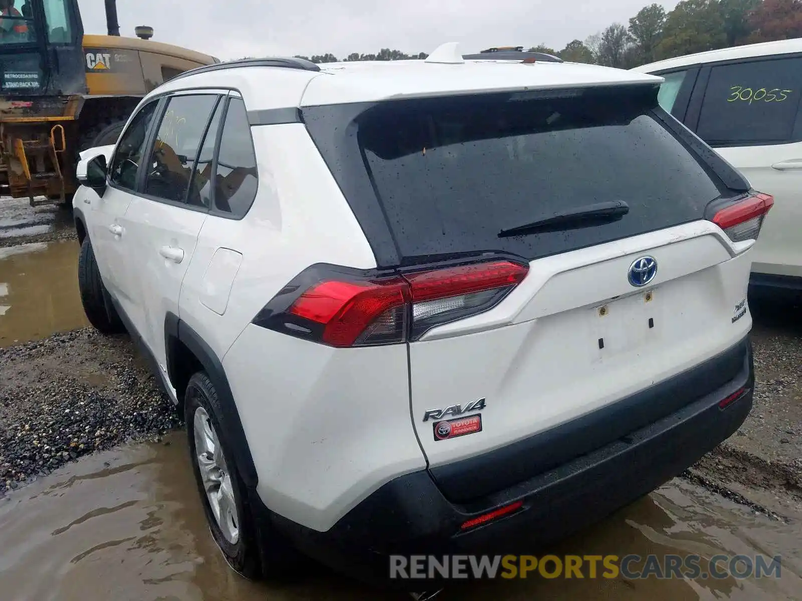 3 Photograph of a damaged car JTMRWRFV1KD006365 TOYOTA RAV4 2019