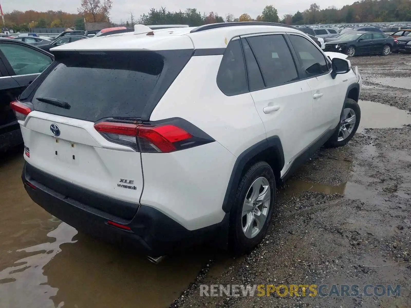 4 Photograph of a damaged car JTMRWRFV1KD006365 TOYOTA RAV4 2019