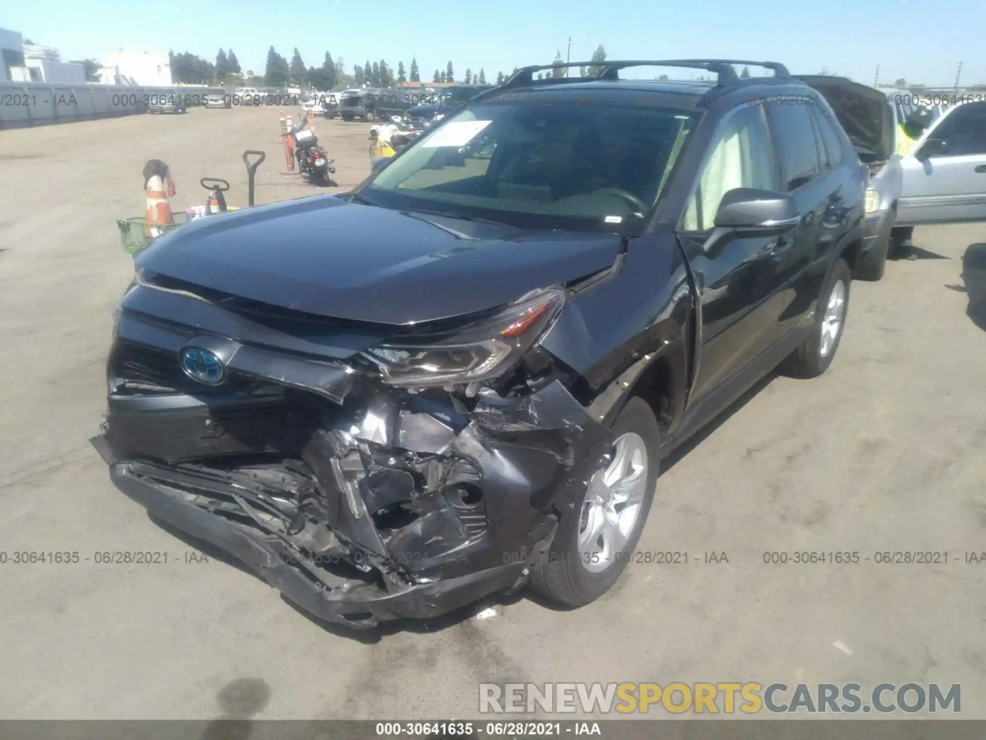 2 Фотография поврежденного автомобиля JTMRWRFV1KD008150 TOYOTA RAV4 2019