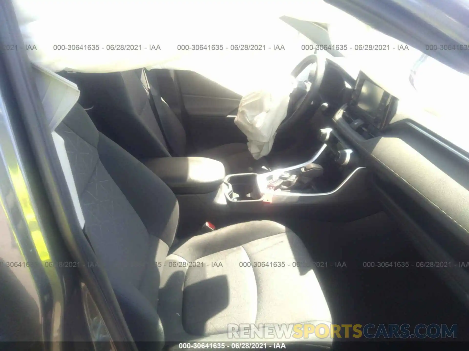 5 Photograph of a damaged car JTMRWRFV1KD008150 TOYOTA RAV4 2019