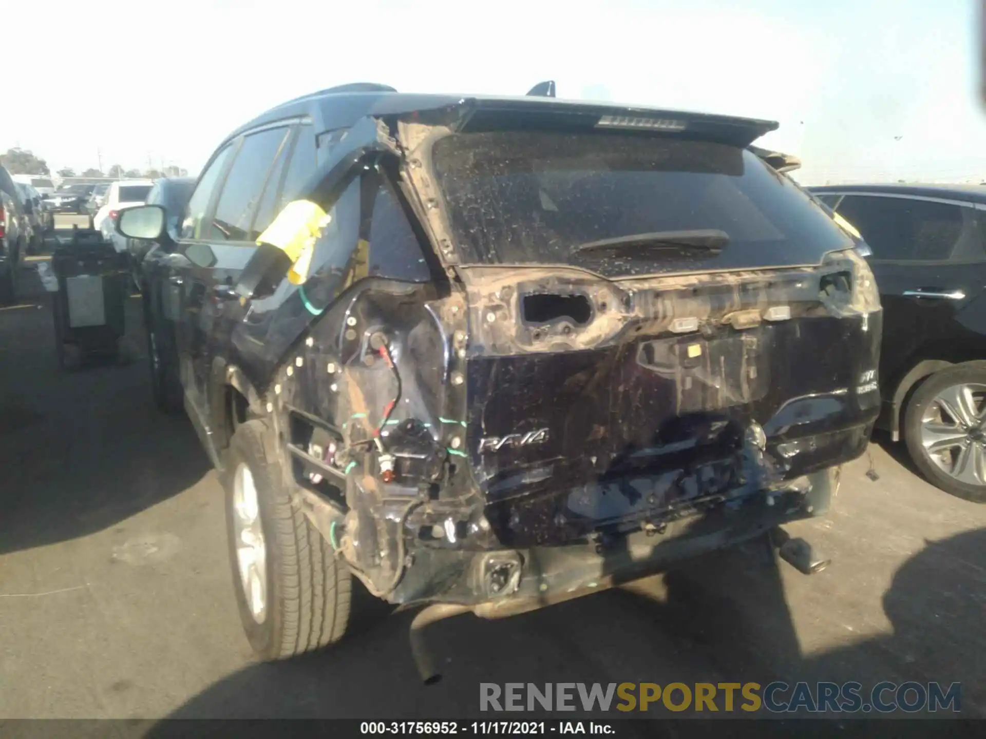 3 Фотография поврежденного автомобиля JTMRWRFV1KD010237 TOYOTA RAV4 2019