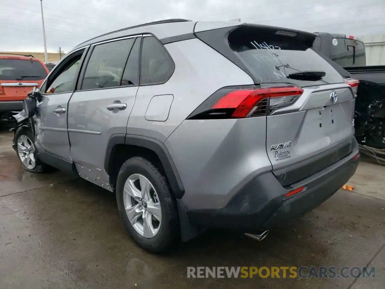 3 Фотография поврежденного автомобиля JTMRWRFV1KD013400 TOYOTA RAV4 2019