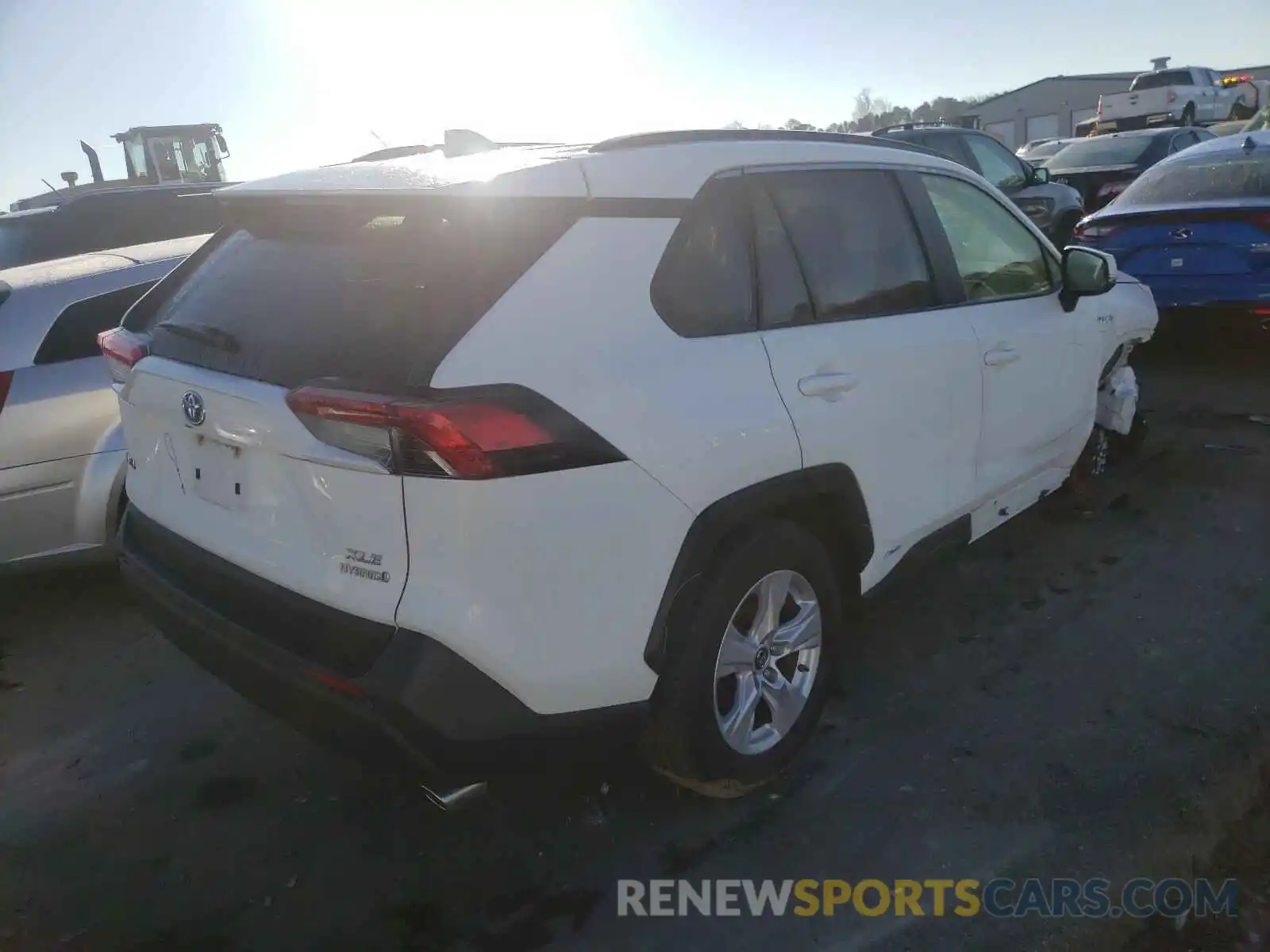 4 Photograph of a damaged car JTMRWRFV1KD020945 TOYOTA RAV4 2019