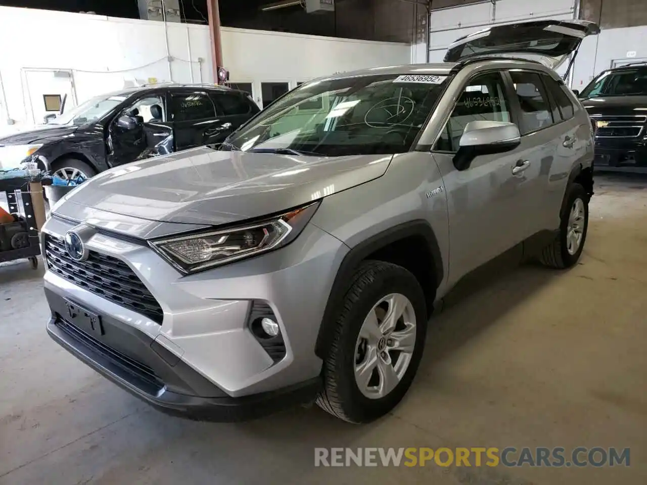 2 Photograph of a damaged car JTMRWRFV1KD026342 TOYOTA RAV4 2019