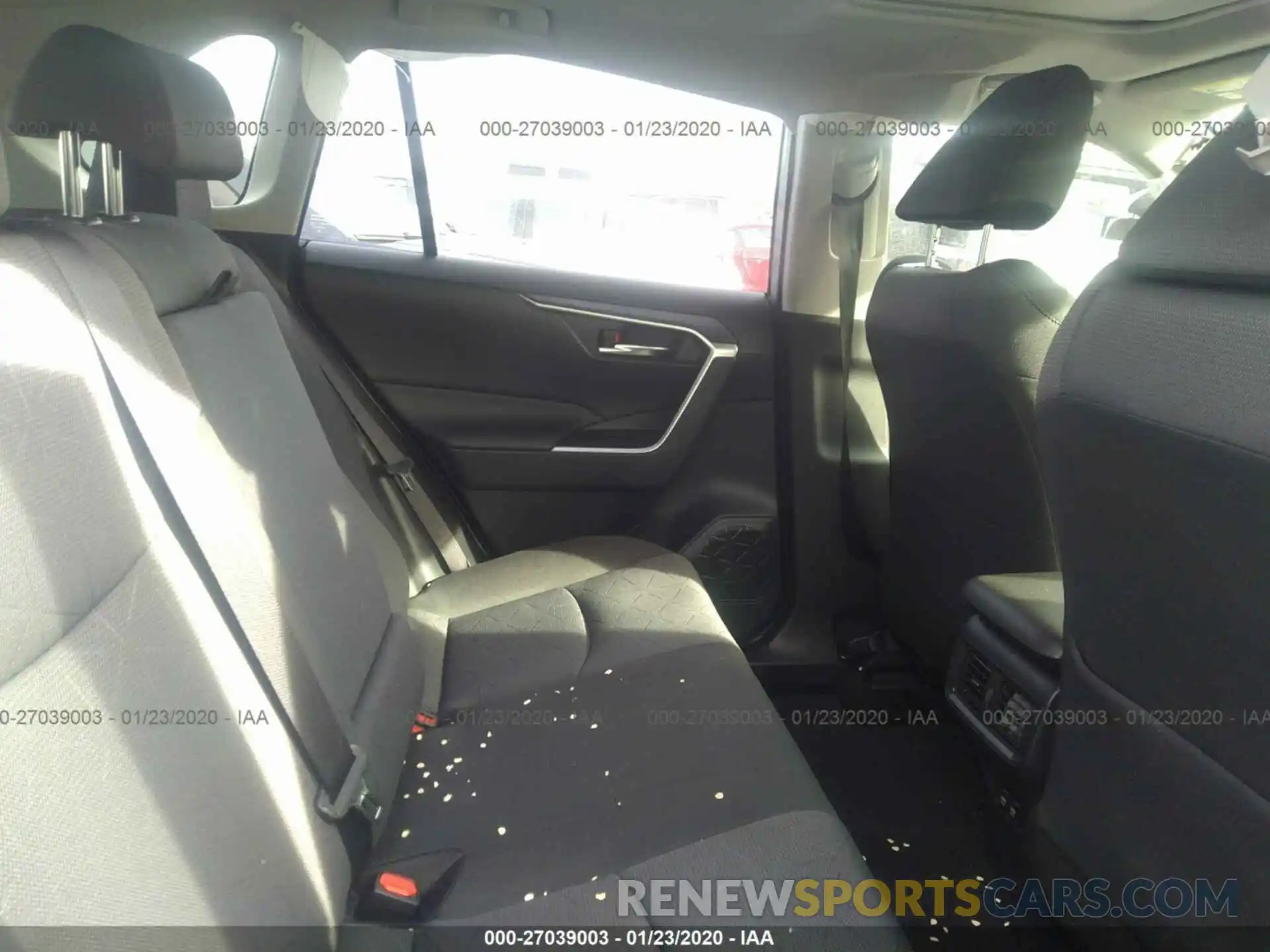 8 Photograph of a damaged car JTMRWRFV1KD030990 TOYOTA RAV4 2019