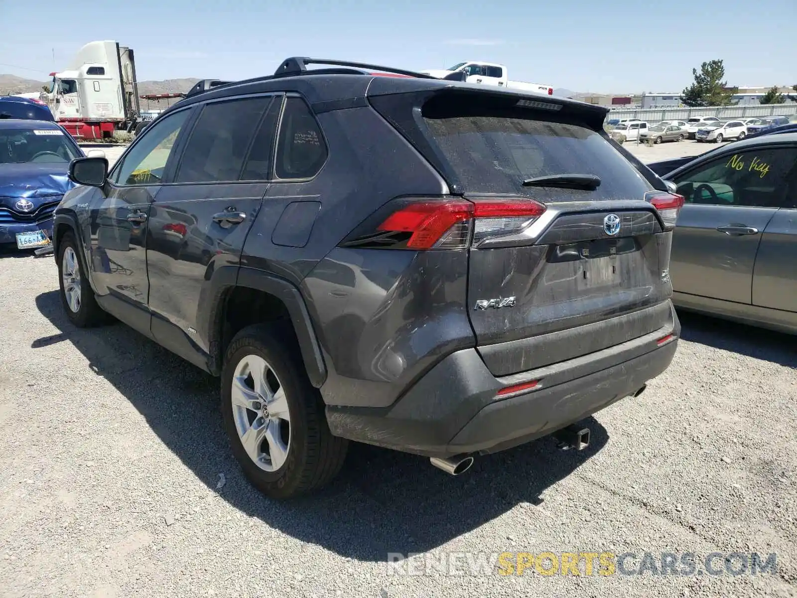 3 Photograph of a damaged car JTMRWRFV1KJ005962 TOYOTA RAV4 2019