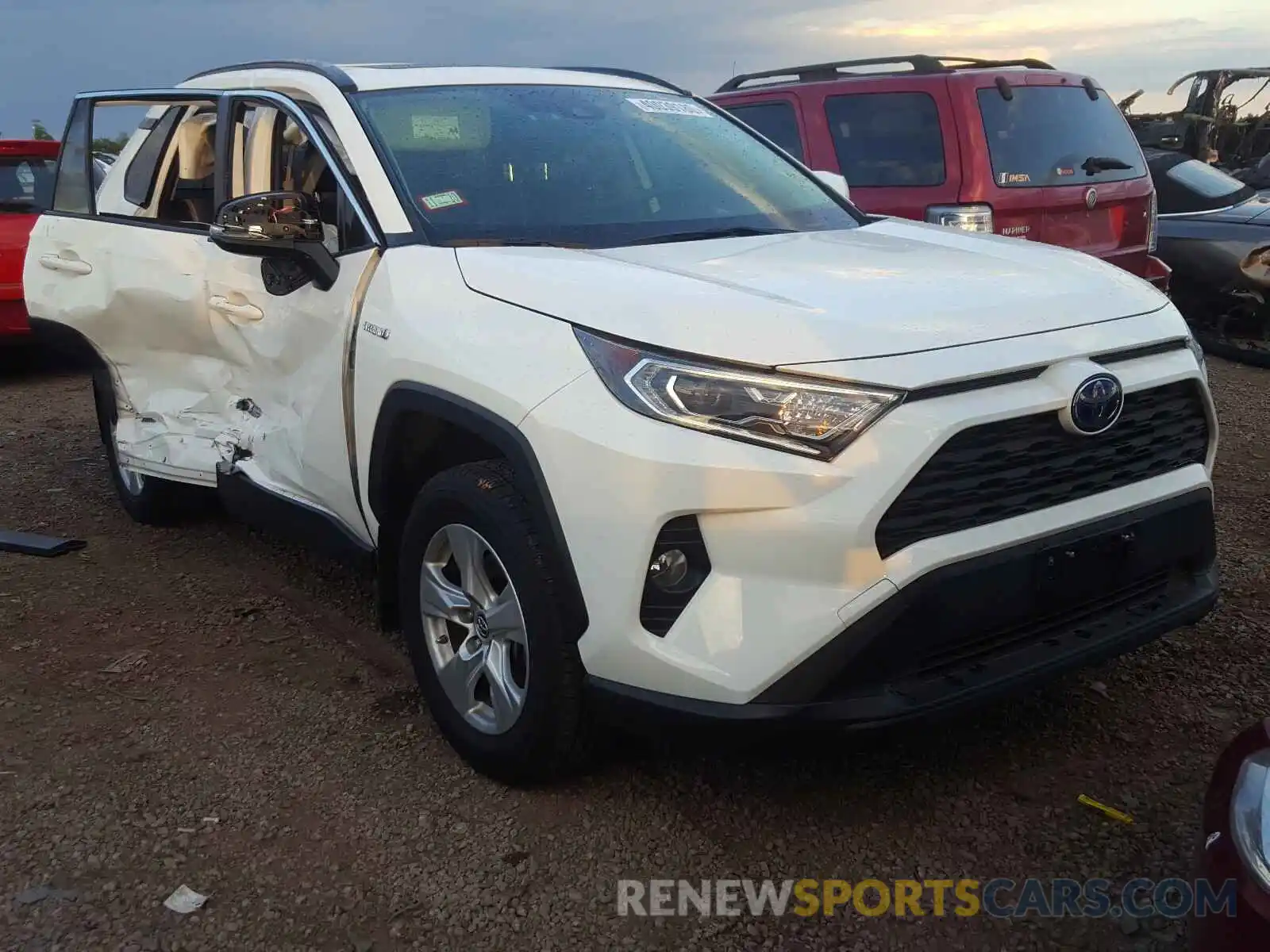 1 Photograph of a damaged car JTMRWRFV2KD009274 TOYOTA RAV4 2019