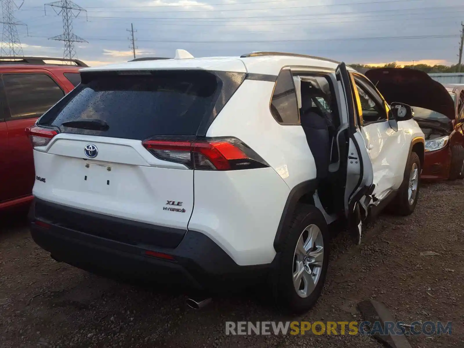 4 Photograph of a damaged car JTMRWRFV2KD009274 TOYOTA RAV4 2019