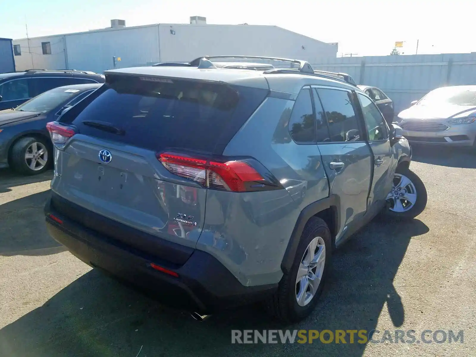 4 Photograph of a damaged car JTMRWRFV2KD010750 TOYOTA RAV4 2019