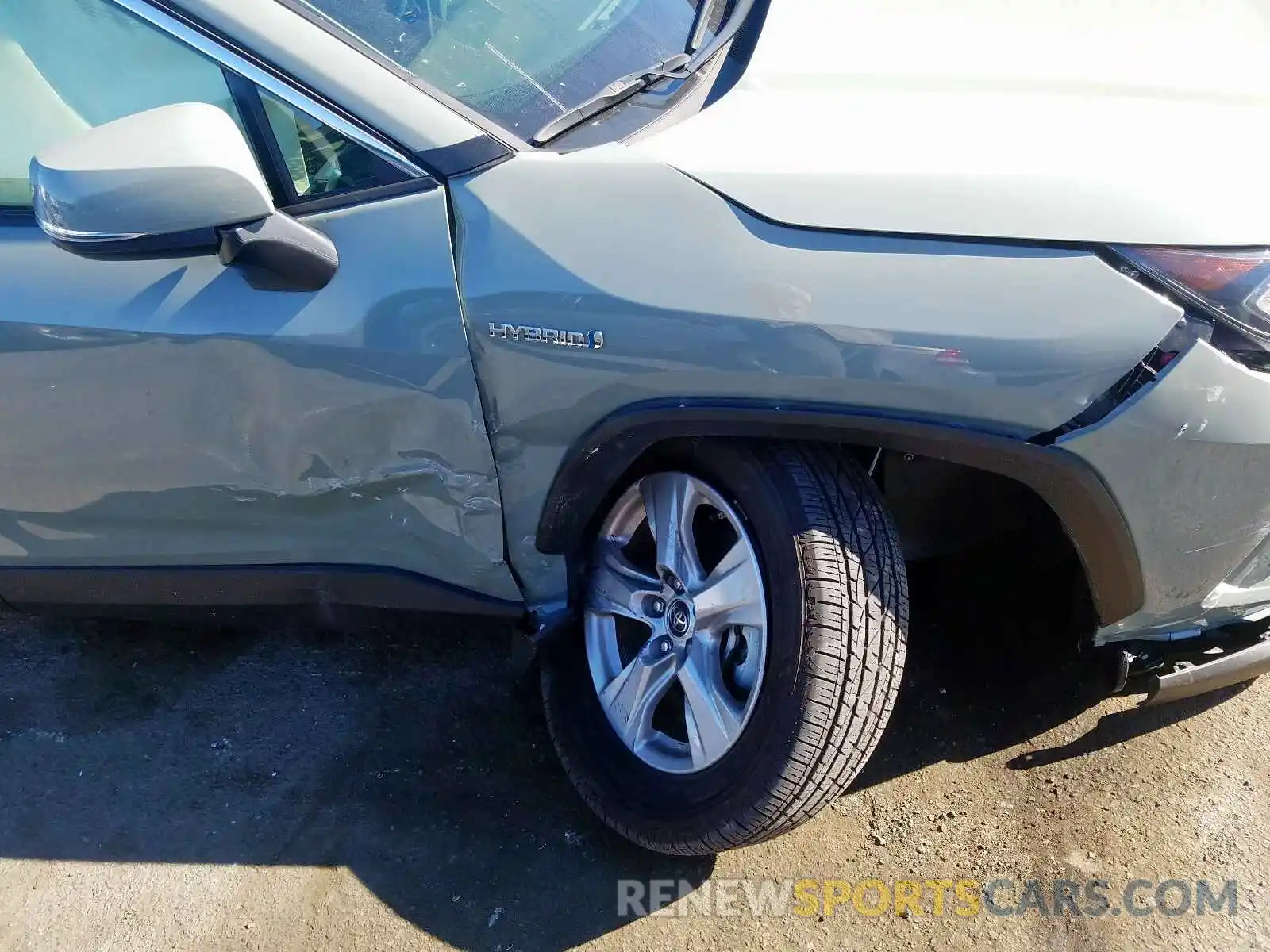 9 Photograph of a damaged car JTMRWRFV2KD010750 TOYOTA RAV4 2019