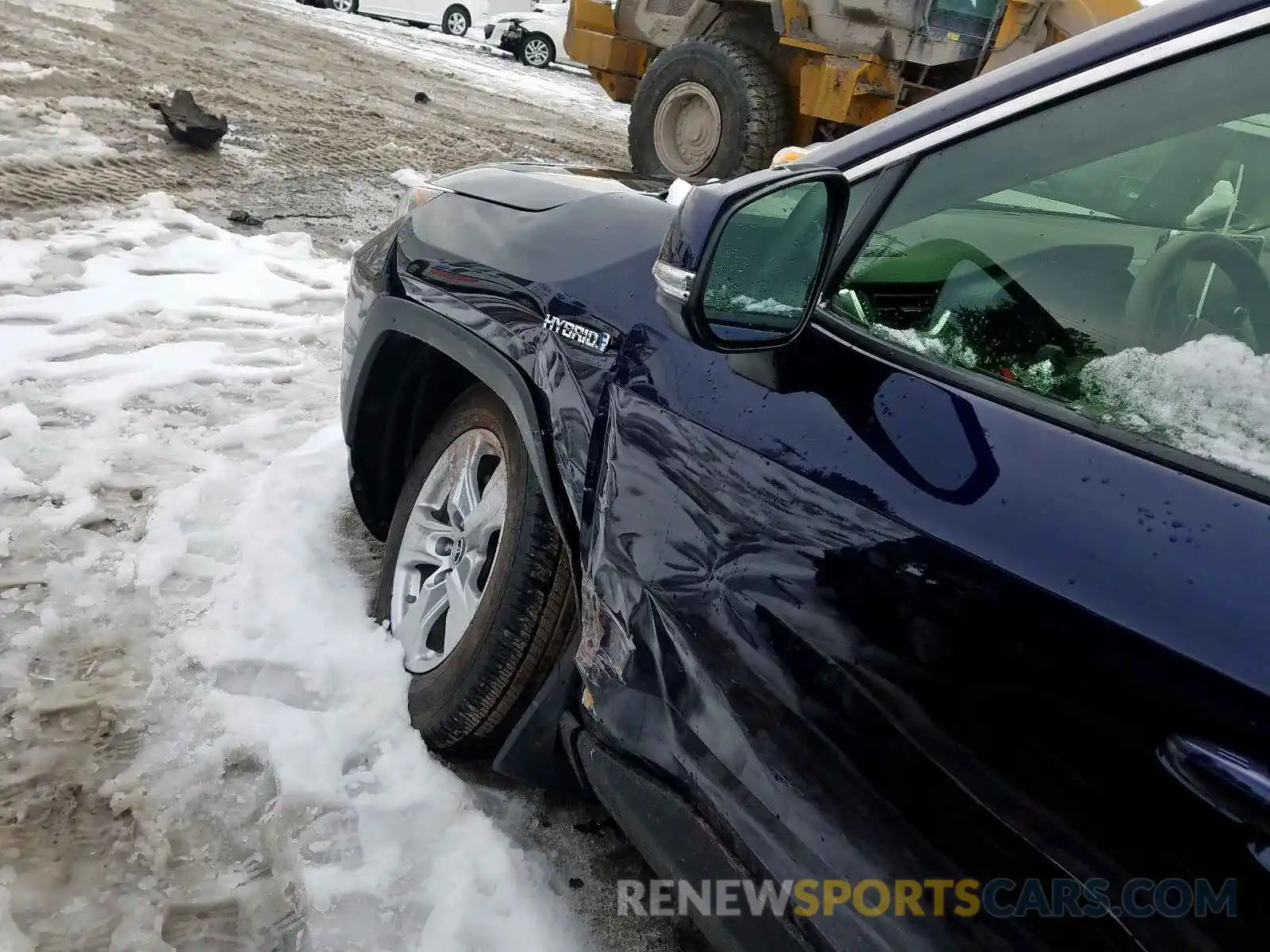 9 Photograph of a damaged car JTMRWRFV2KD015933 TOYOTA RAV4 2019