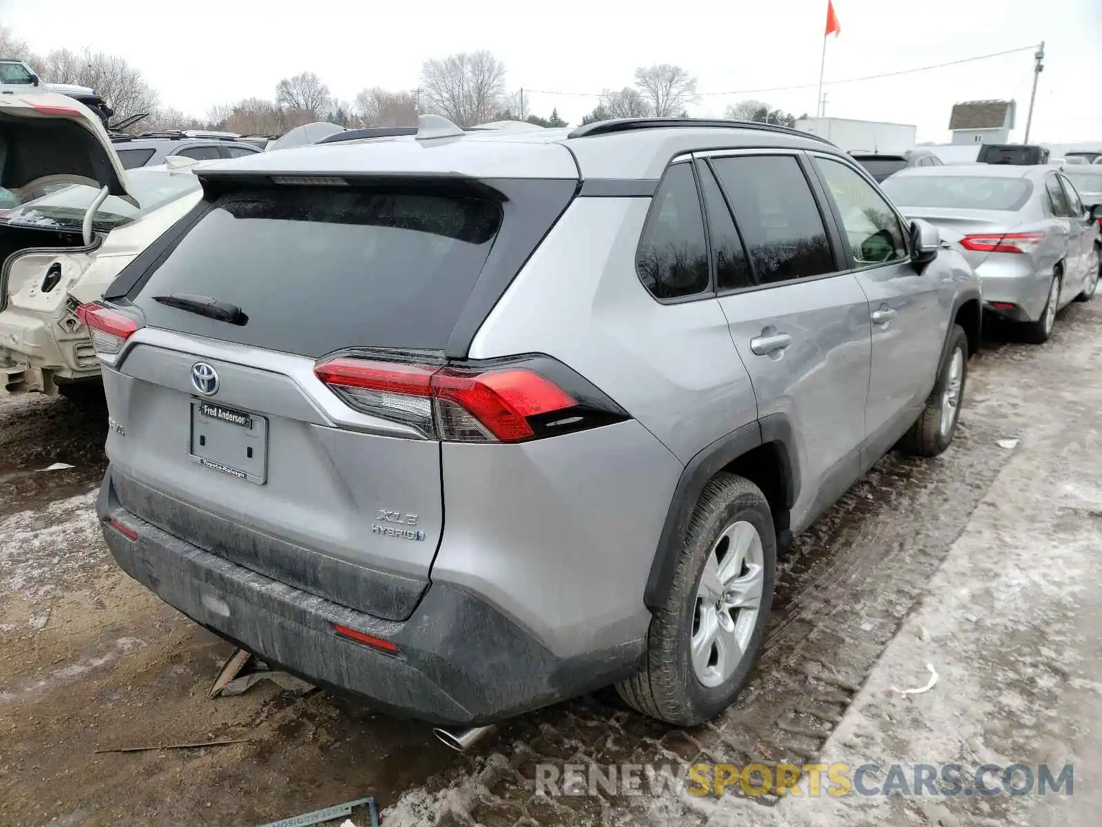 4 Photograph of a damaged car JTMRWRFV2KD024096 TOYOTA RAV4 2019