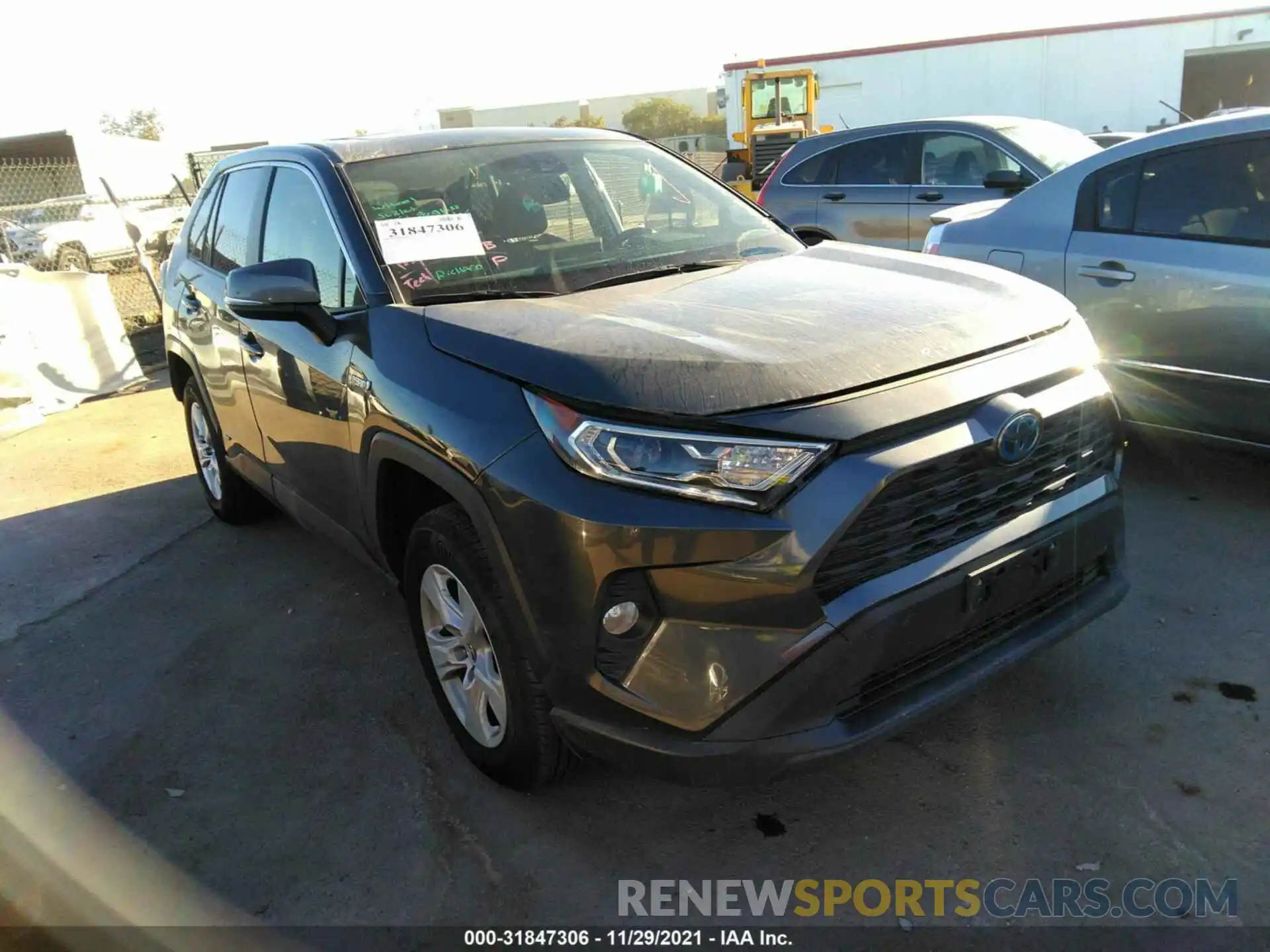 1 Photograph of a damaged car JTMRWRFV2KD025636 TOYOTA RAV4 2019