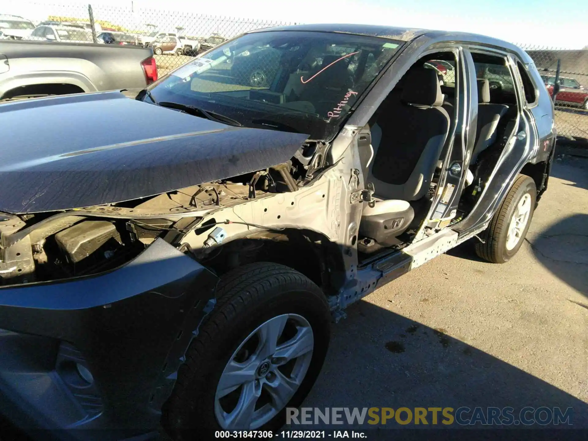 6 Photograph of a damaged car JTMRWRFV2KD025636 TOYOTA RAV4 2019