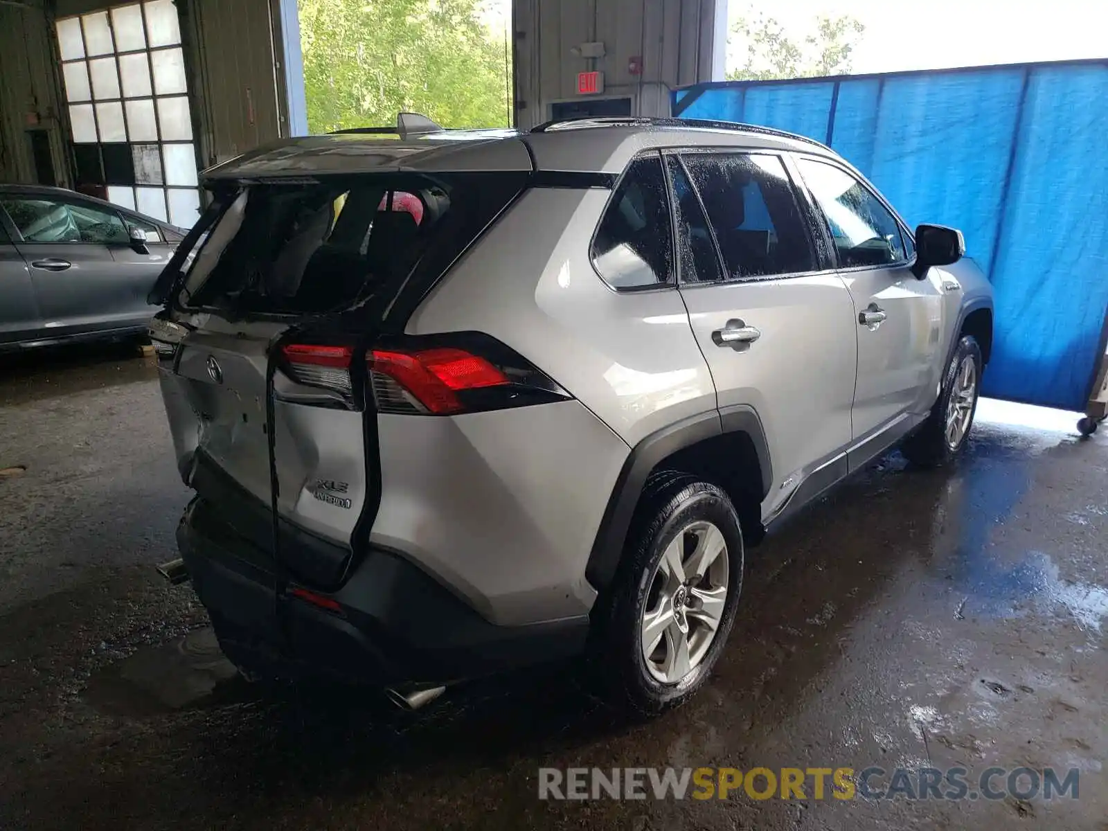 4 Photograph of a damaged car JTMRWRFV2KJ019885 TOYOTA RAV4 2019