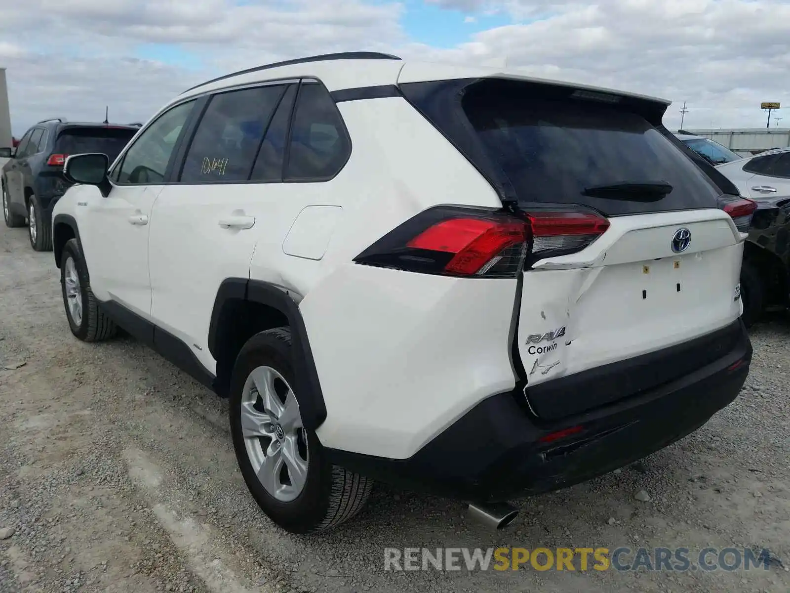 3 Photograph of a damaged car JTMRWRFV3KD006707 TOYOTA RAV4 2019