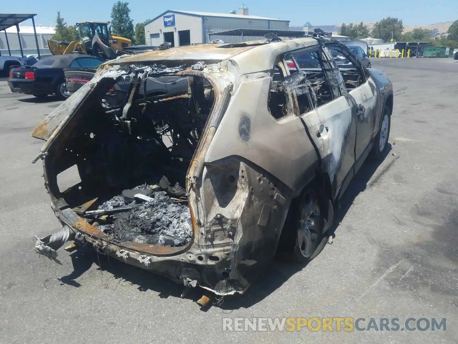 4 Photograph of a damaged car JTMRWRFV3KD012040 TOYOTA RAV4 2019