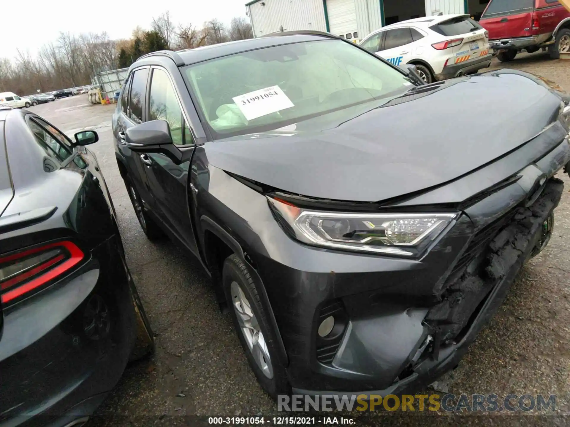 1 Photograph of a damaged car JTMRWRFV3KD015262 TOYOTA RAV4 2019