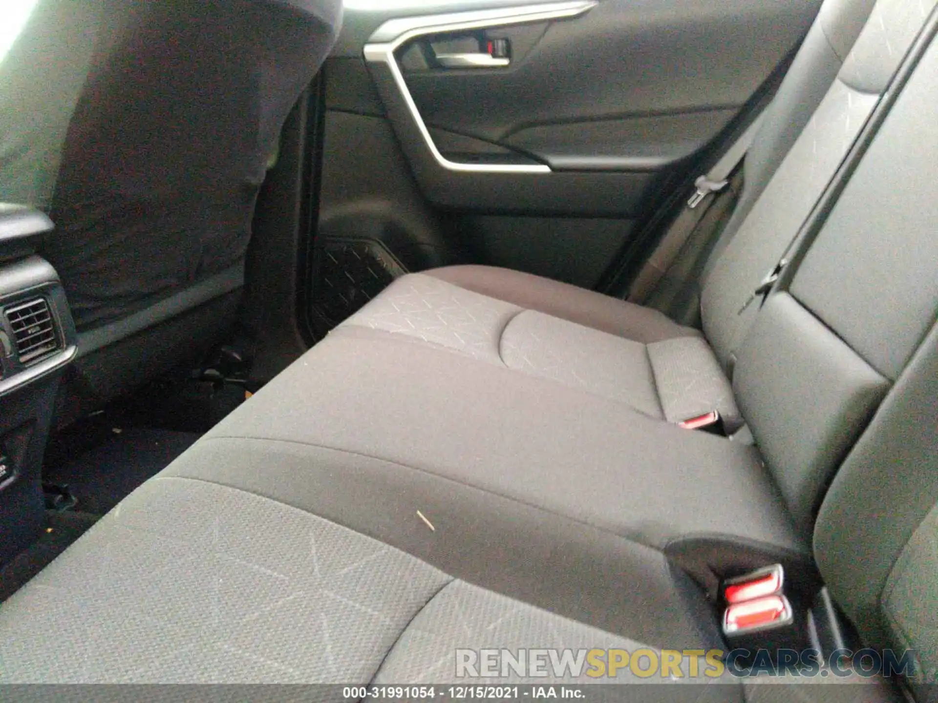 8 Фотография поврежденного автомобиля JTMRWRFV3KD015262 TOYOTA RAV4 2019