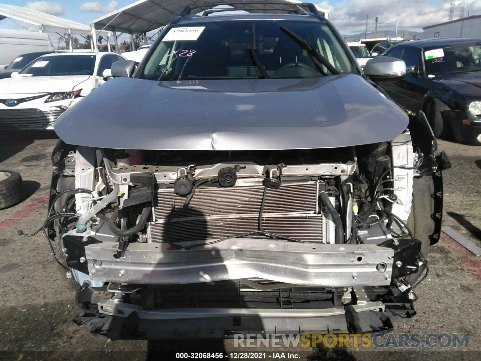 6 Photograph of a damaged car JTMRWRFV3KD015844 TOYOTA RAV4 2019