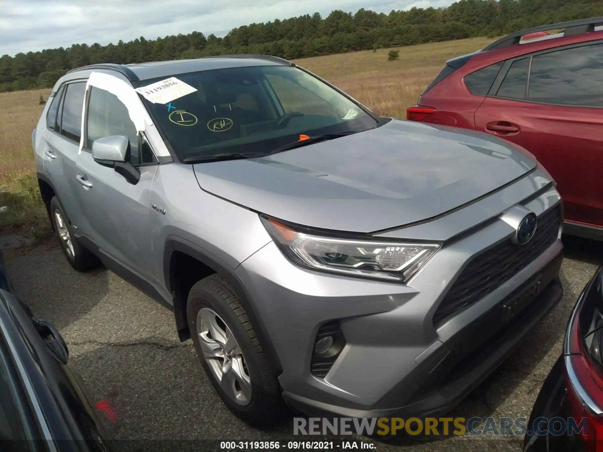 1 Photograph of a damaged car JTMRWRFV3KD029078 TOYOTA RAV4 2019