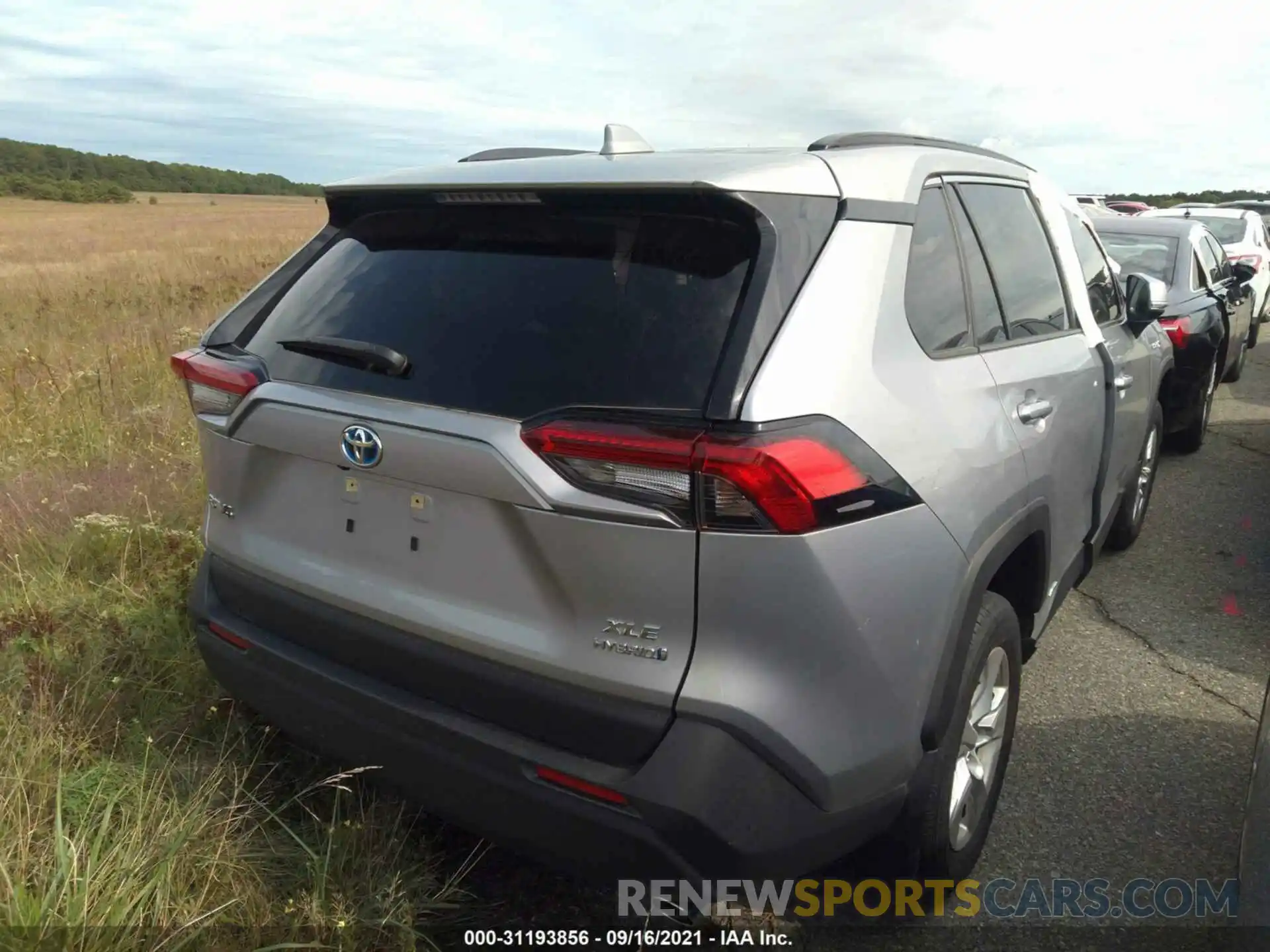 4 Photograph of a damaged car JTMRWRFV3KD029078 TOYOTA RAV4 2019