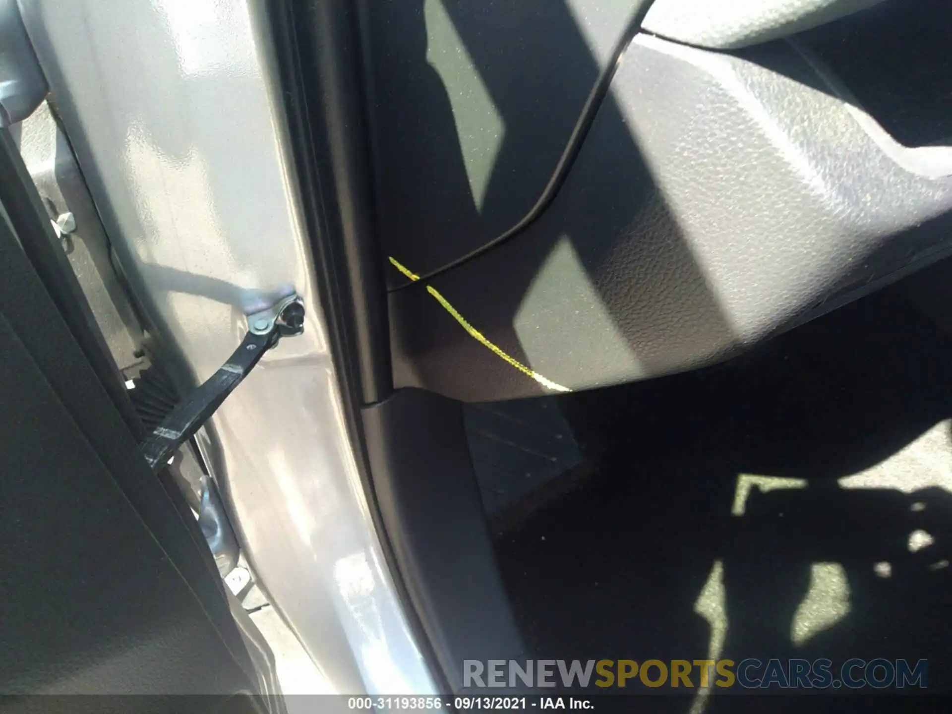 6 Photograph of a damaged car JTMRWRFV3KD029078 TOYOTA RAV4 2019