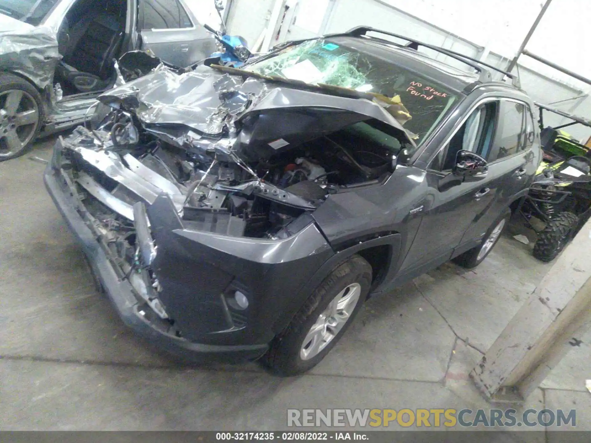 2 Фотография поврежденного автомобиля JTMRWRFV3KD036659 TOYOTA RAV4 2019