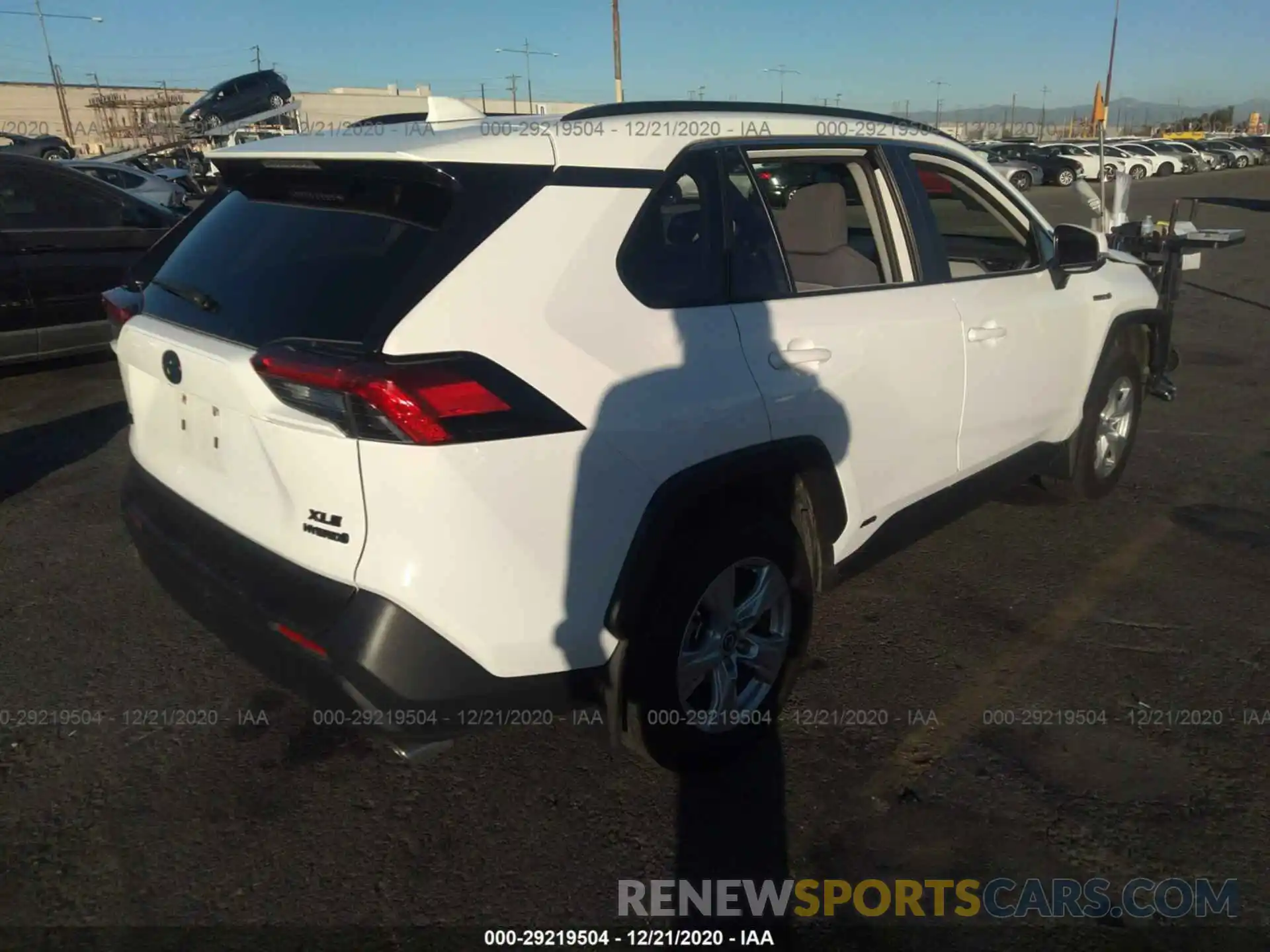 4 Photograph of a damaged car JTMRWRFV3KD508830 TOYOTA RAV4 2019