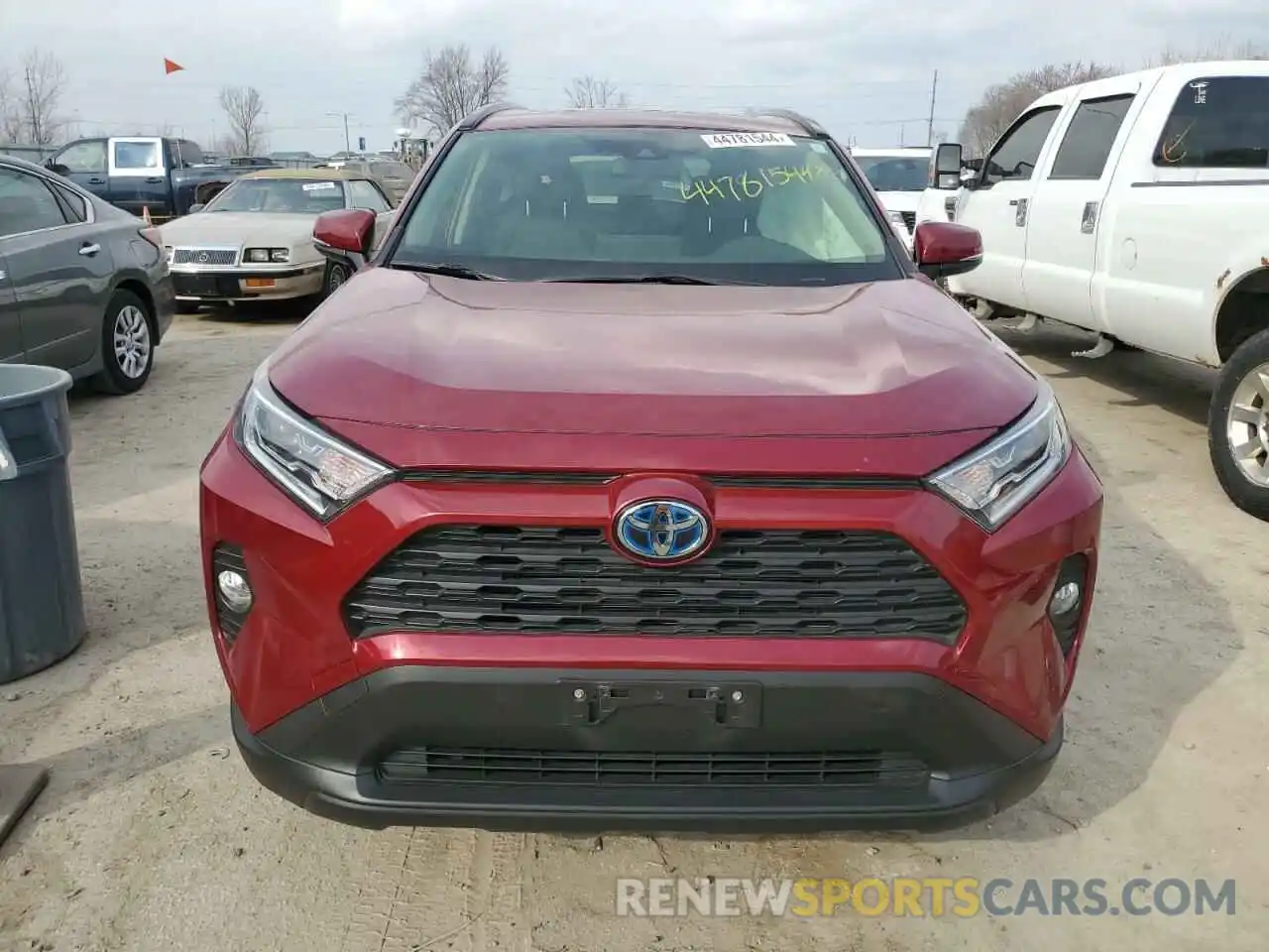 5 Photograph of a damaged car JTMRWRFV4KD018302 TOYOTA RAV4 2019